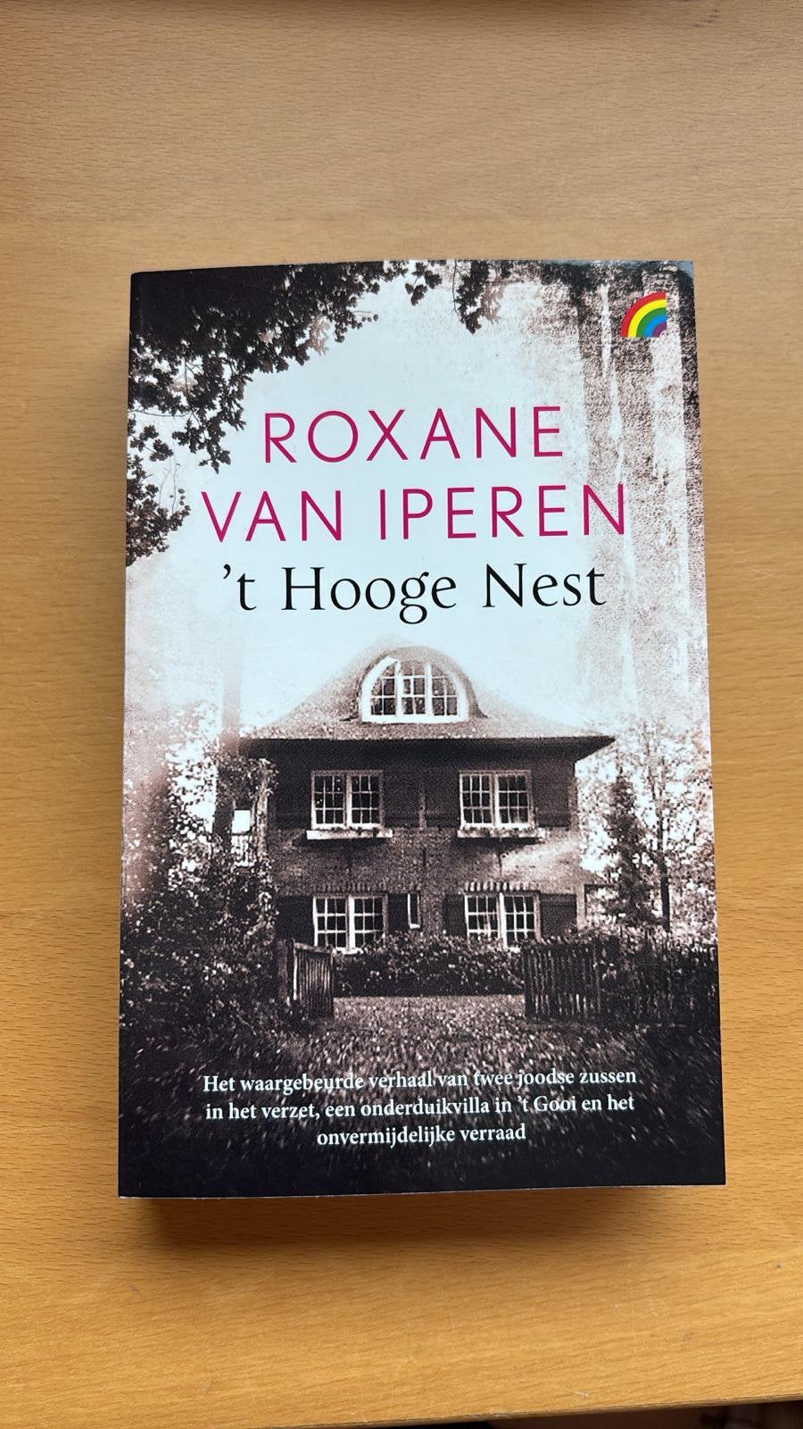 Roxane van Iperen - 't Hooge Nest, Boeken, Overige Boeken, Zo goed als nieuw, Ophalen