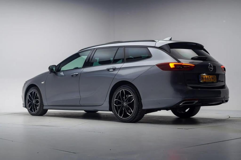 Opel Insignia 2.0 BiTurbo 4x4 210pk Exclusive OPC-Line Aut., Auto's, Opel, Automaat, 1605 kg, Verwarming stoelen achter, Diesel