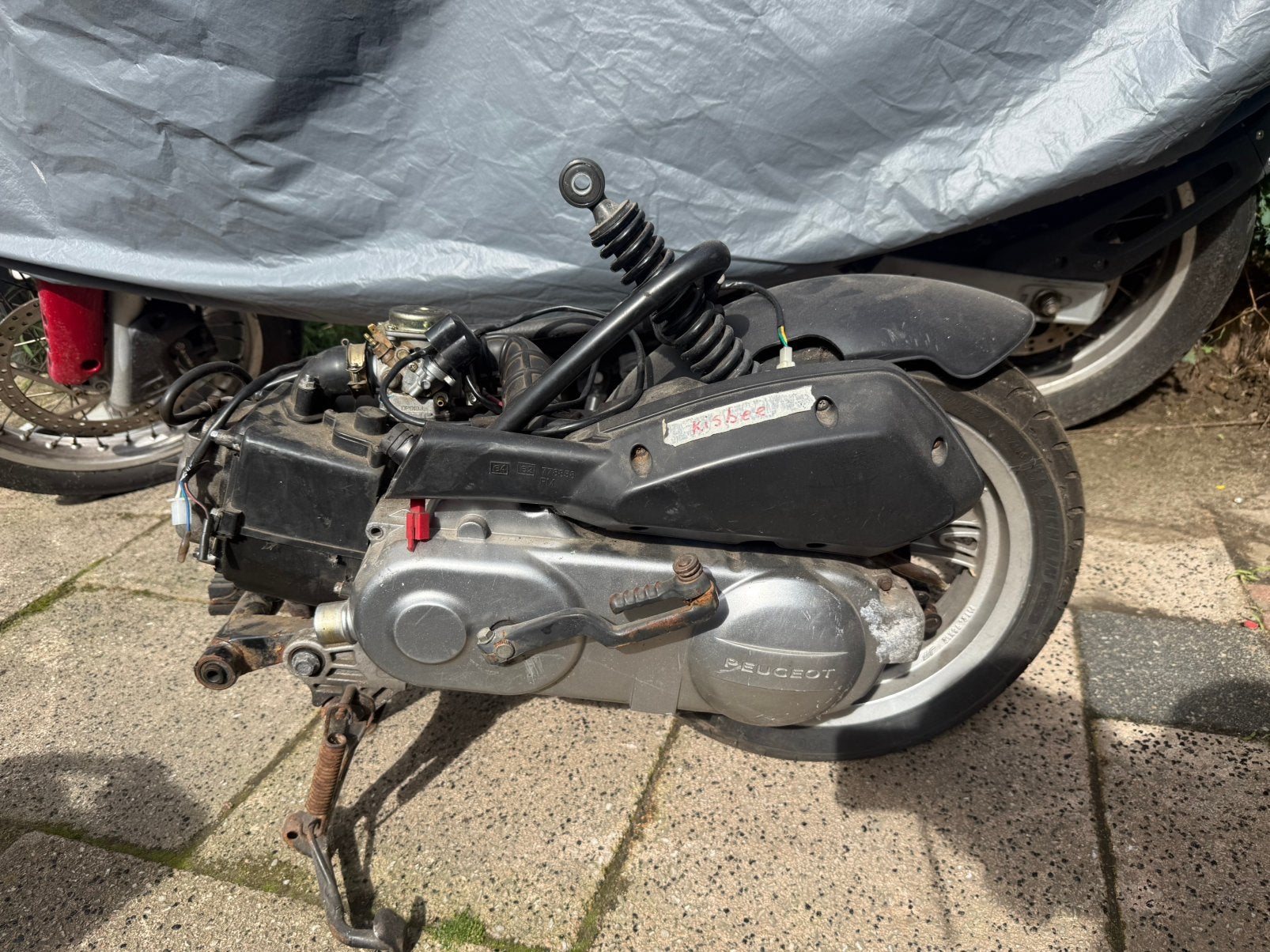 Peugeot kisbee motorblok met carberateur lopend onderdelen, Fietsen en Brommers, Ophalen of Verzenden, Zo goed als nieuw