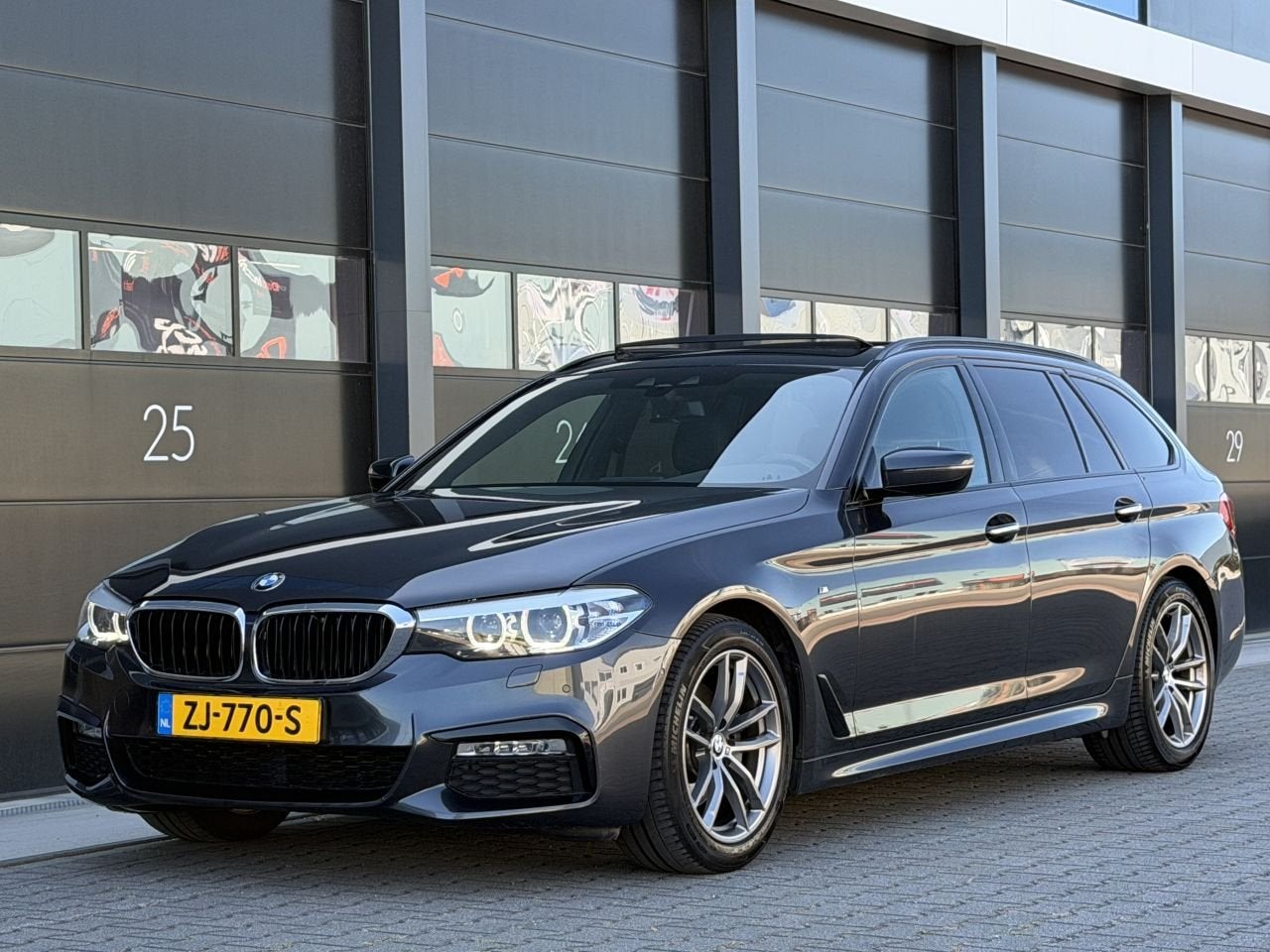 BMW 5 Serie 520d M-Pakket Pano Leer Xenon Clima (bj 2017), Automaat, Achterwielaandrijving, 1995 cc, Euro 6
