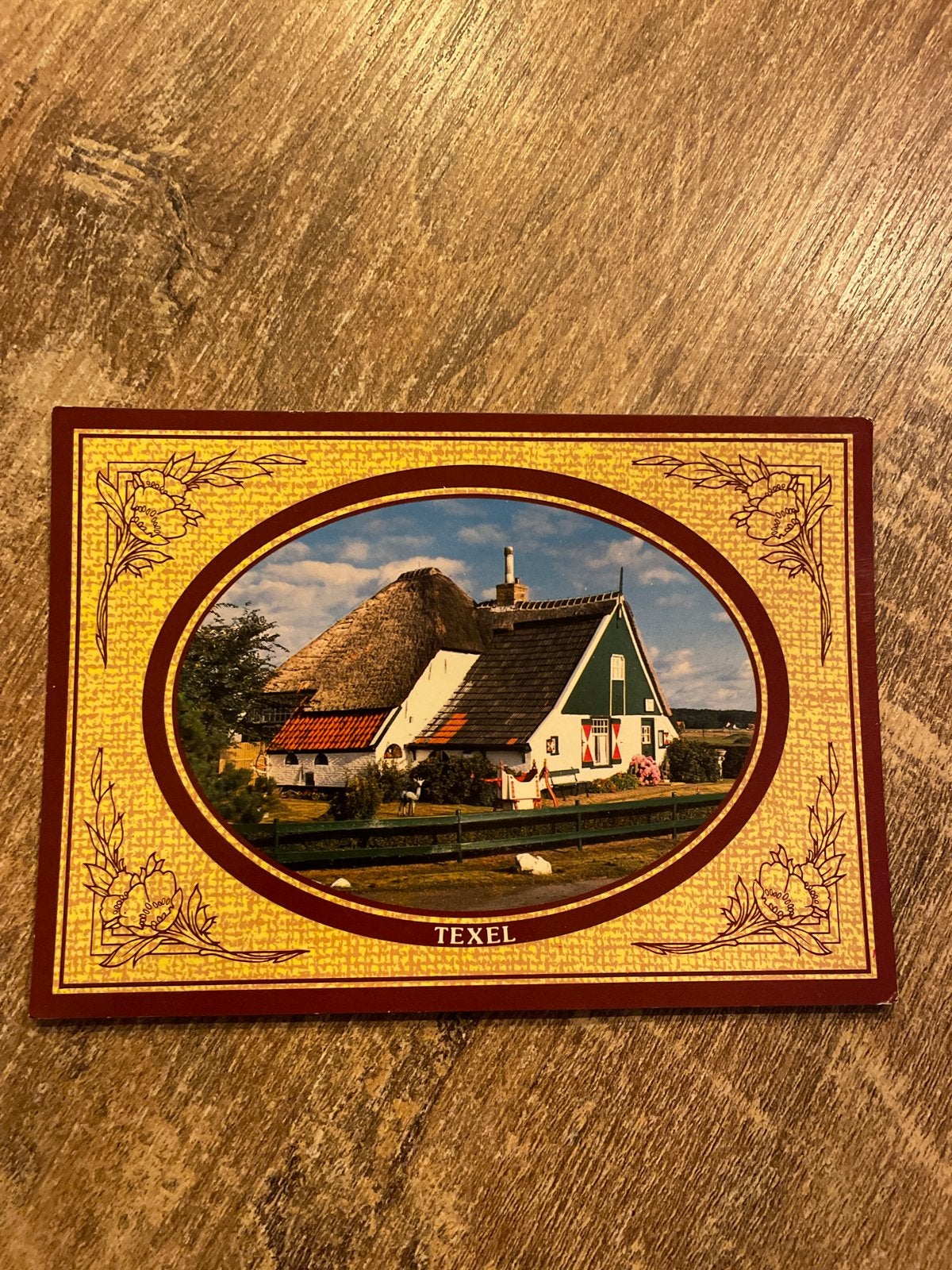 Oude ansichtkaart Texel - boerderij met rieten dak, Ophalen of Verzenden, 1980 tot heden, Gelopen, Waddeneilanden