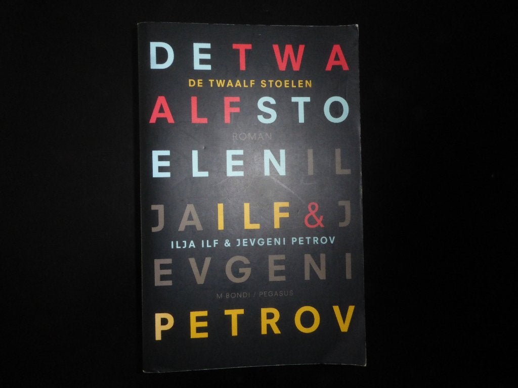 Ilja Ilf & Jevgeni Petrov - De twaalf stoelen, Ophalen of Verzenden, Gelezen, Europa overig