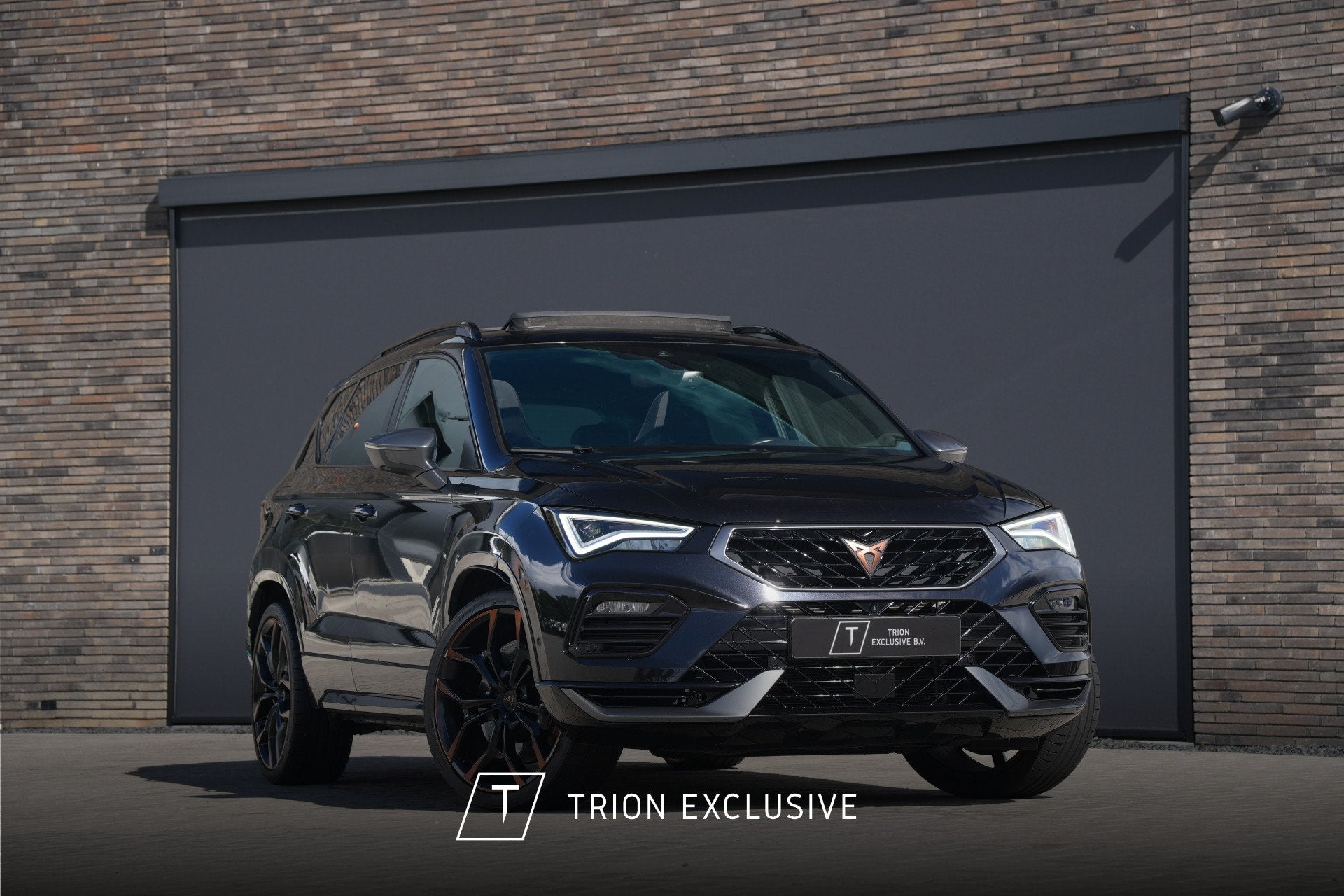 CUPRA Ateca 2.0 TSI 4DRIVE 350pk | Milltek | Brembo | Trekha, Auto's, Gebruikt, 4 cilinders, 1984 cc, Zwart