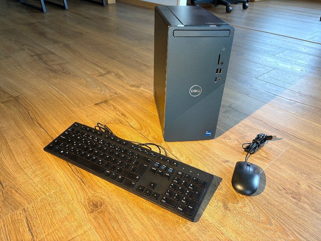 Slechts 2 jaar oude Dell Inspiron 3030 desktop