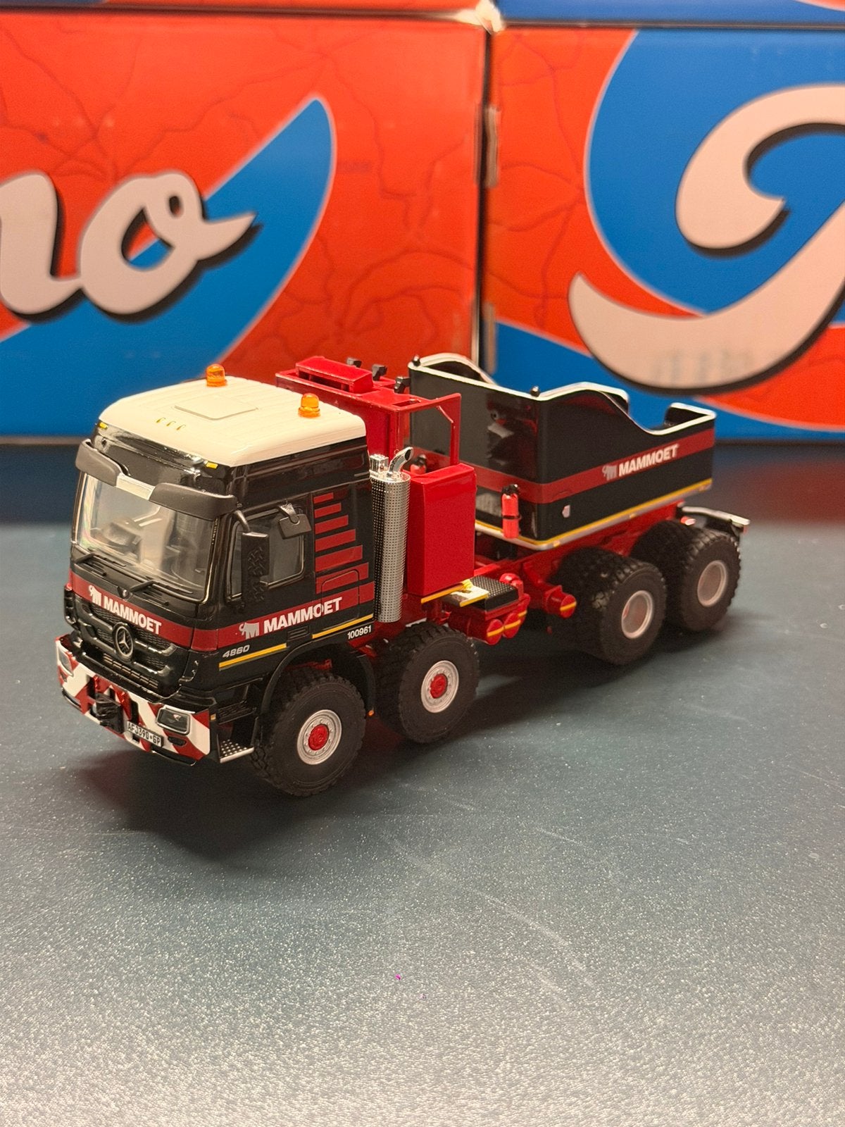 Mammoet Mercedes-Benz Actros Titan 8x8 + Ballastbox, Hobby en Vrije tijd, Ophalen of Verzenden, Nieuw, Bus of Vrachtwagen, Wsi