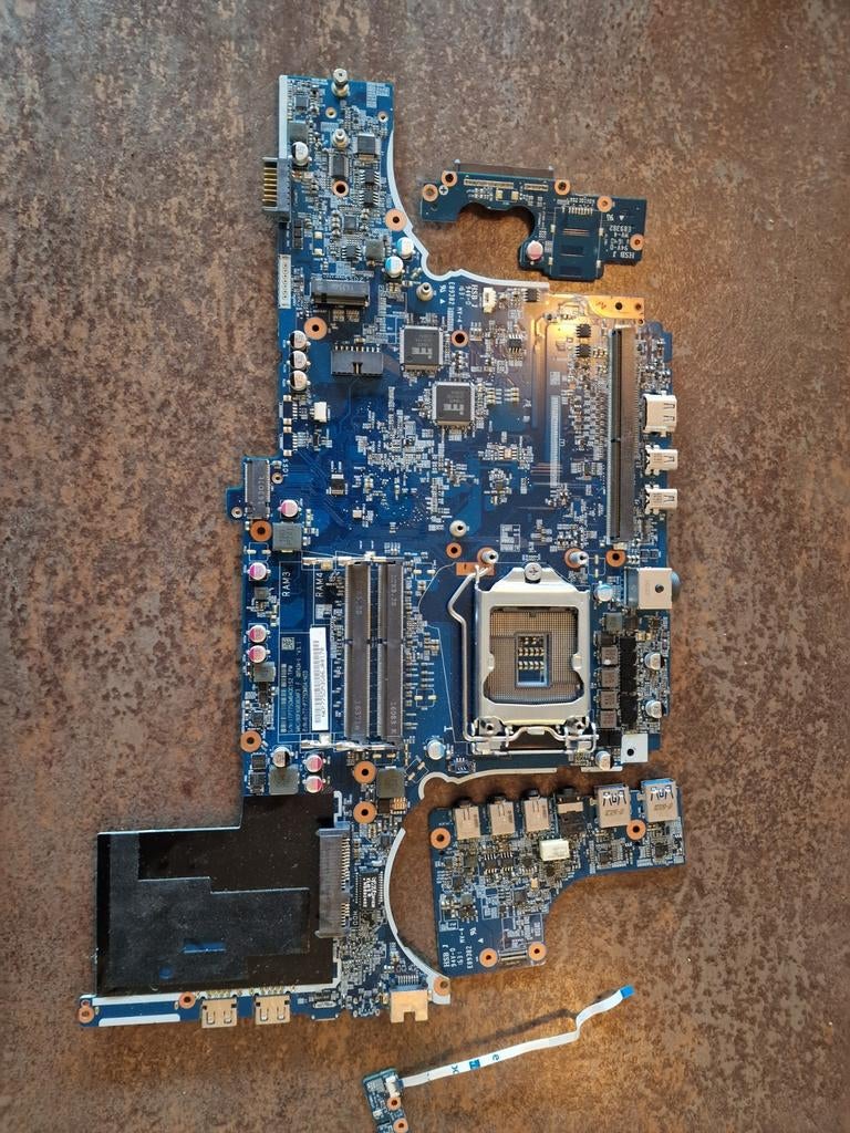 CLEVO BTO laptop moederbord P775DM3 - Werkend, Computers en Software, Gebruikt, LGA1151, DDR4, Ophalen of Verzenden