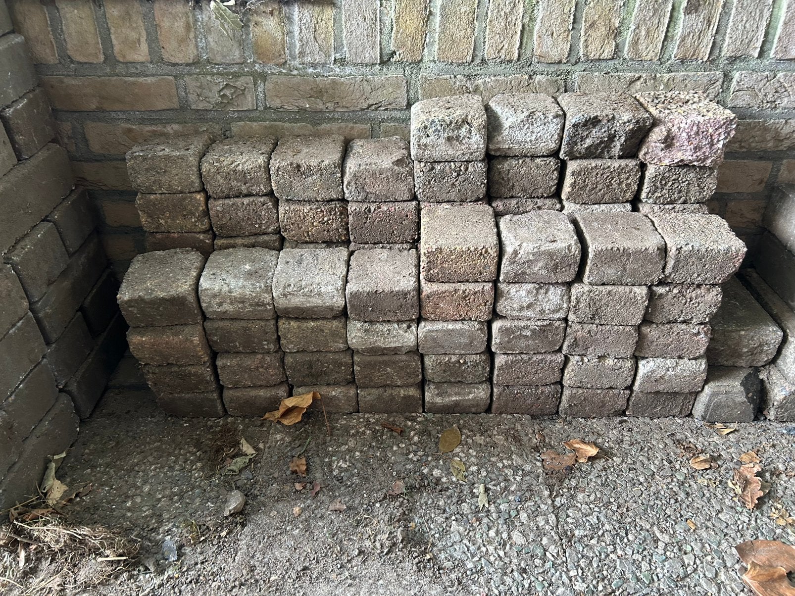 84 Vierkante klinkers stenen 10x10x6 cm GRATIS, Tuin en Terras, Ophalen, Gebruikt, Klinkers, Minder dan 5 m²