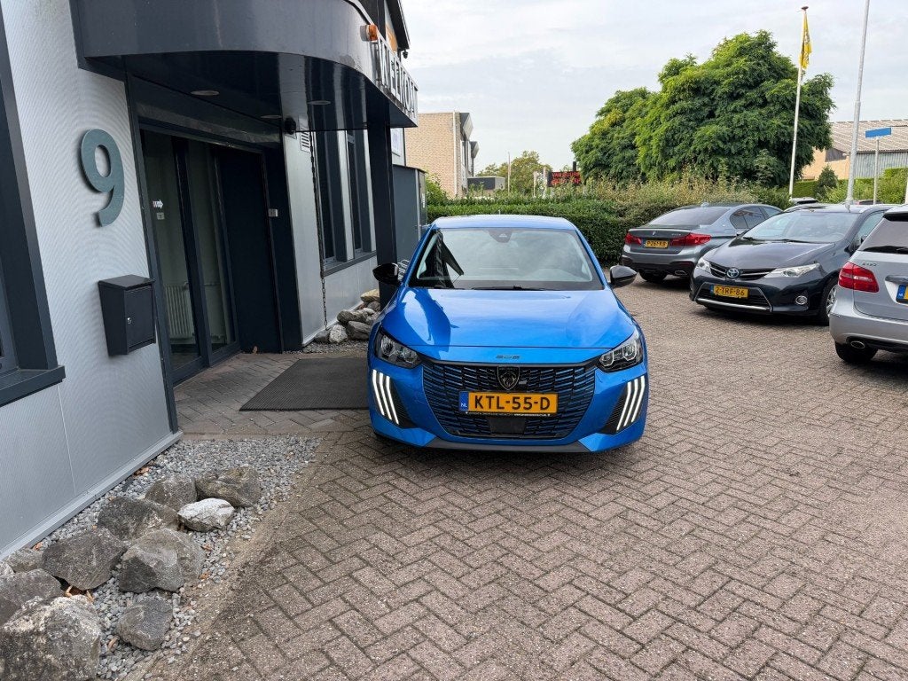 Peugeot 208 1.2 PureTech Allure 100PK Leder, Navi, Carplay/A, Voorwielaandrijving, 101 pk, Gebruikt, Met garantie (alle)