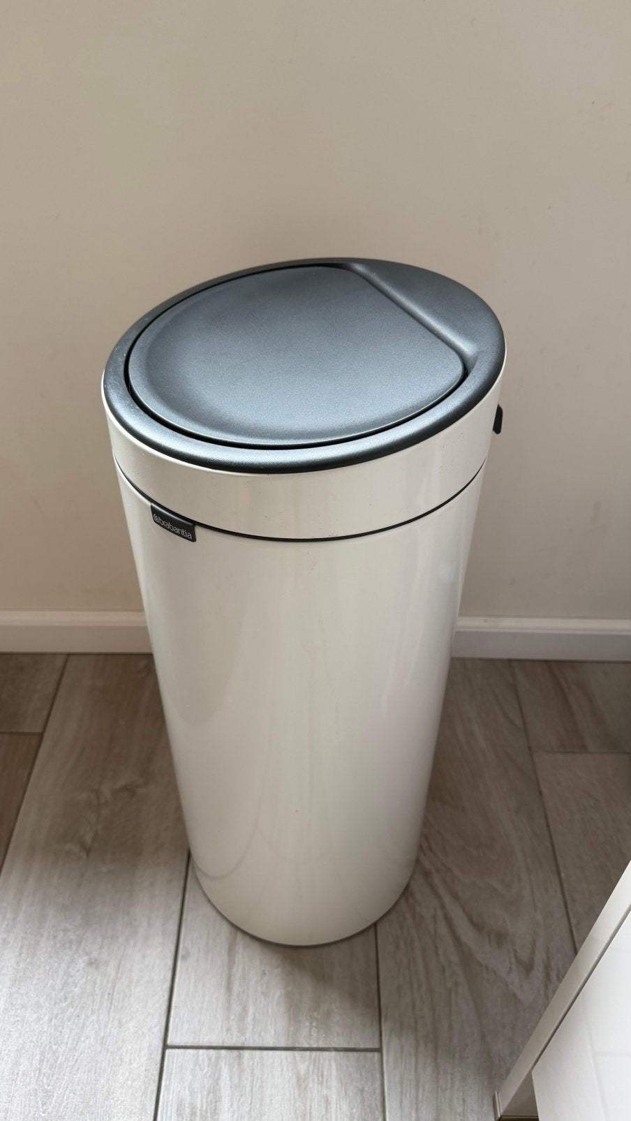Brabantia touch bin 60 liter zgan, Huis en Inrichting, Woonaccessoires | Prullenbakken, 40 liter of meer, Ophalen, Zo goed als nieuw