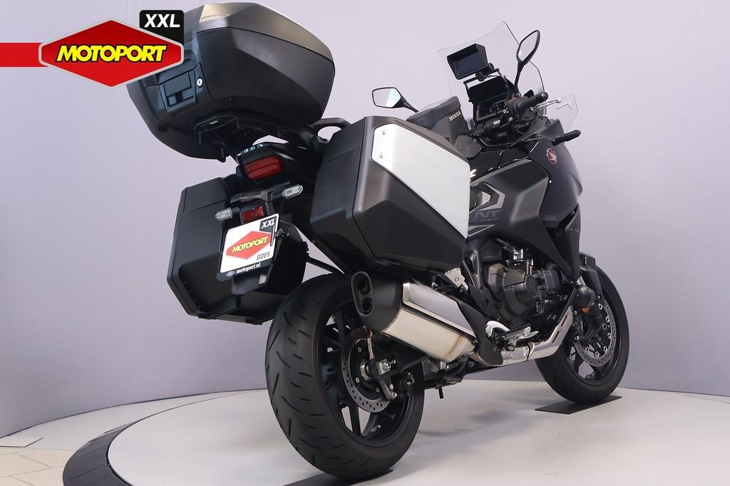 Honda NT 1100 DCT (bj 2022), Honda Motor Europe Ltd, Bedrijf, Toermotor, Customer.service@honda-eu.com