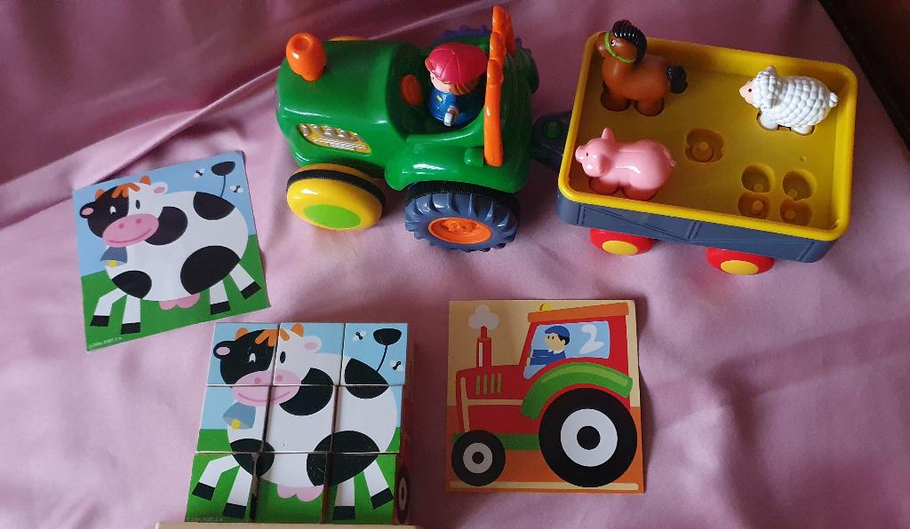 Boerderij pakket. Tractor en blokken puzzel, Ophalen of Verzenden, Minder dan 10 stukjes, Gebruikt, 6 maanden tot 2 jaar