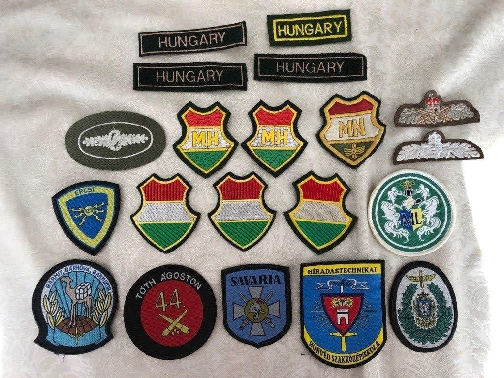 Emblemen, badges Hongaarse krijgsmacht, Ophalen of Verzenden, Landmacht, Overige gebieden, Embleem of Badge