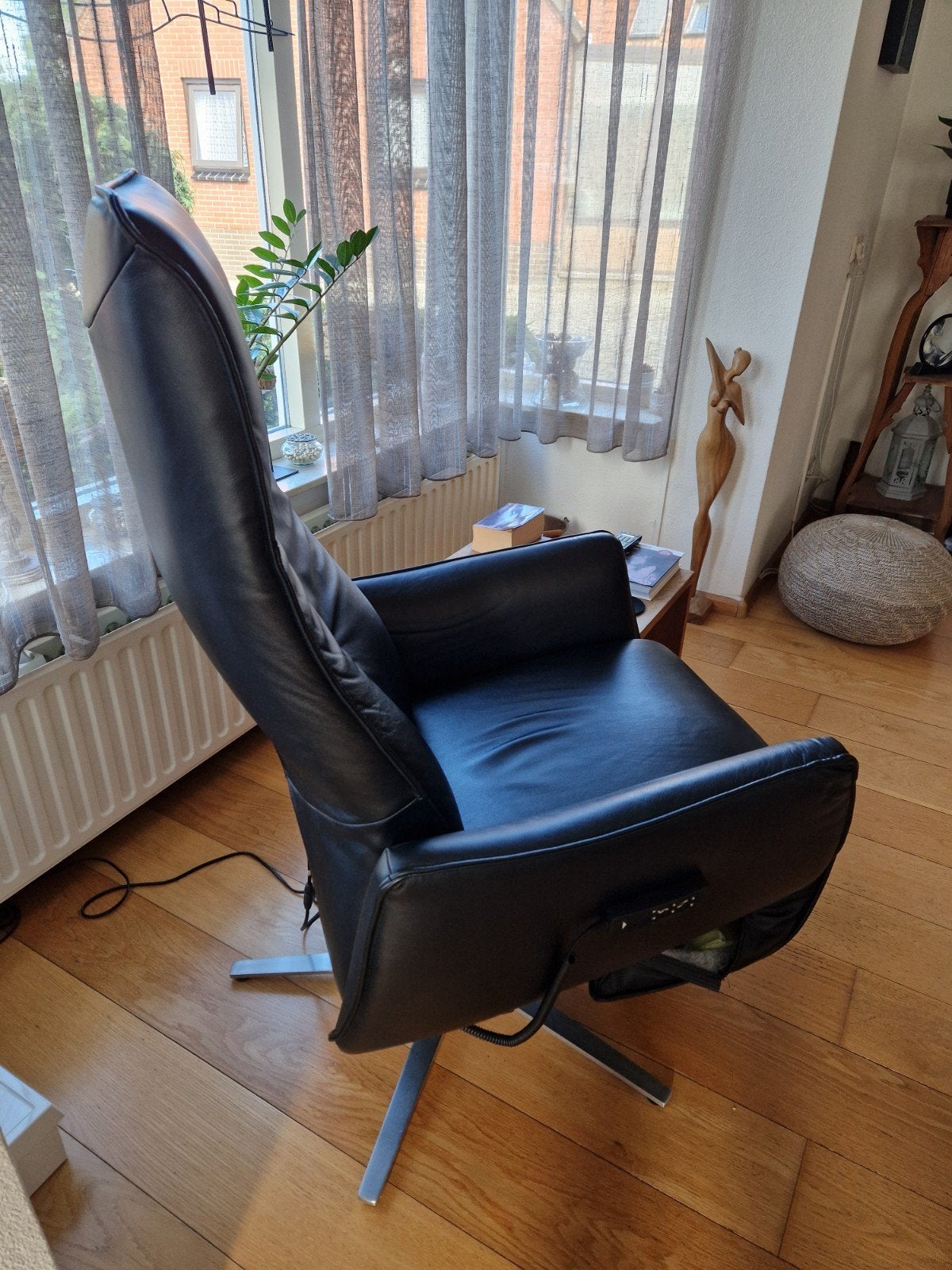 lederen relax/ sta op stoel zwart, Ophalen, Zwart, Leer, Zo goed als nieuw