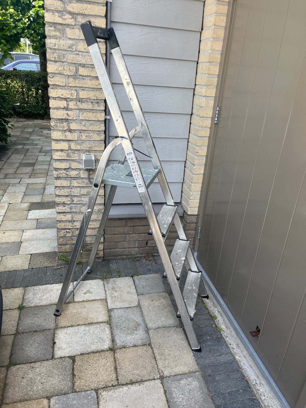 Tomado trap met 3 treden en inklapbaar plateau, Doe-het-zelf en Verbouw, Ladders en Trappen, Ophalen, Gebruikt, Trap, Opvouwbaar of Inschuifbaar