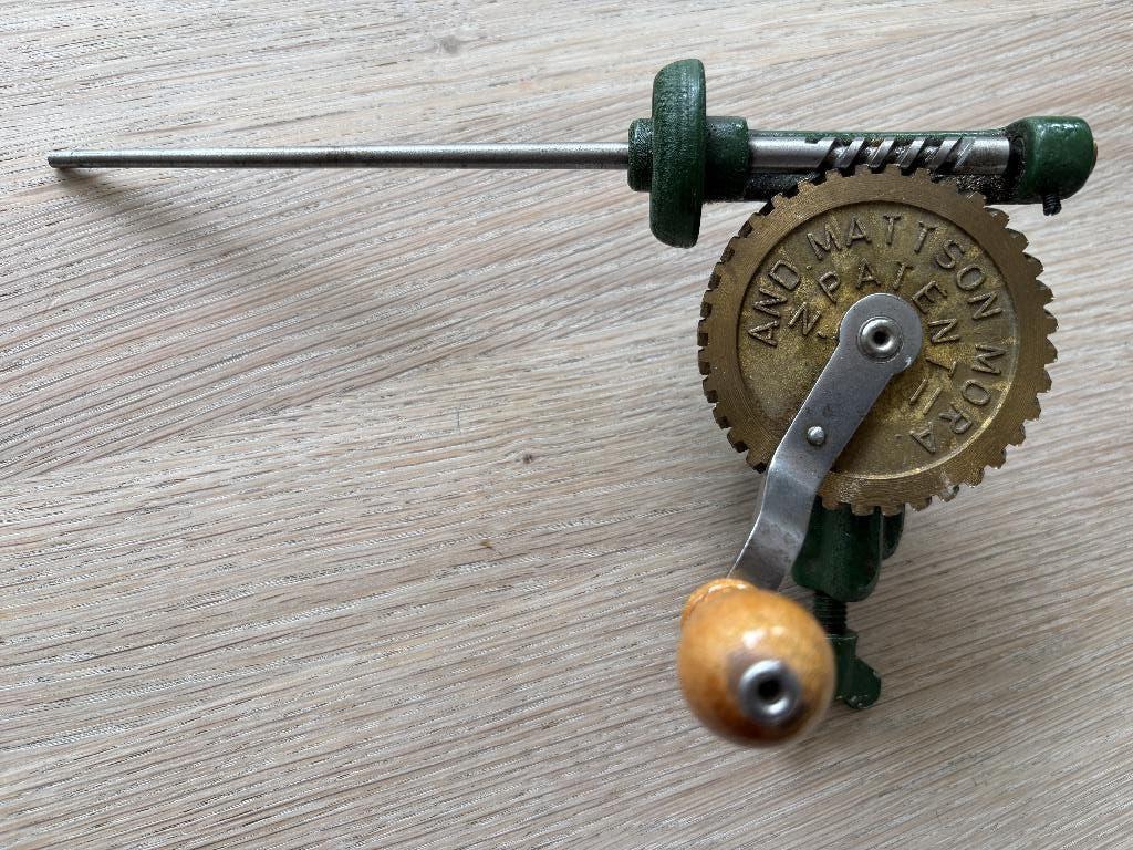 Antieke spoelwinder A. Mattson Mora Zweden handspoelmachine, Antiek en Kunst, Antiek | Gereedschap en Instrumenten, Ophalen of Verzenden
