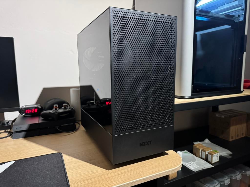 High-End Gaming PC: Ryzen 7 7800X3D, RX 7900 GRE, 32GB, Ophalen, Online, Overige genres, 1 speler