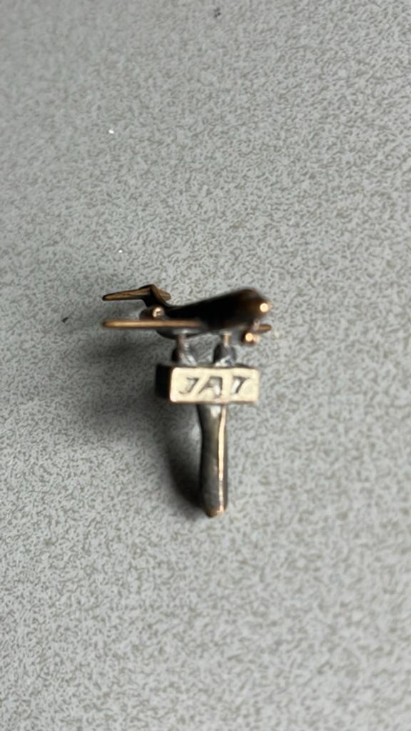 2 Bronzen modellen DC9 van JAT Airways, Ophalen of Verzenden, Zo goed als nieuw