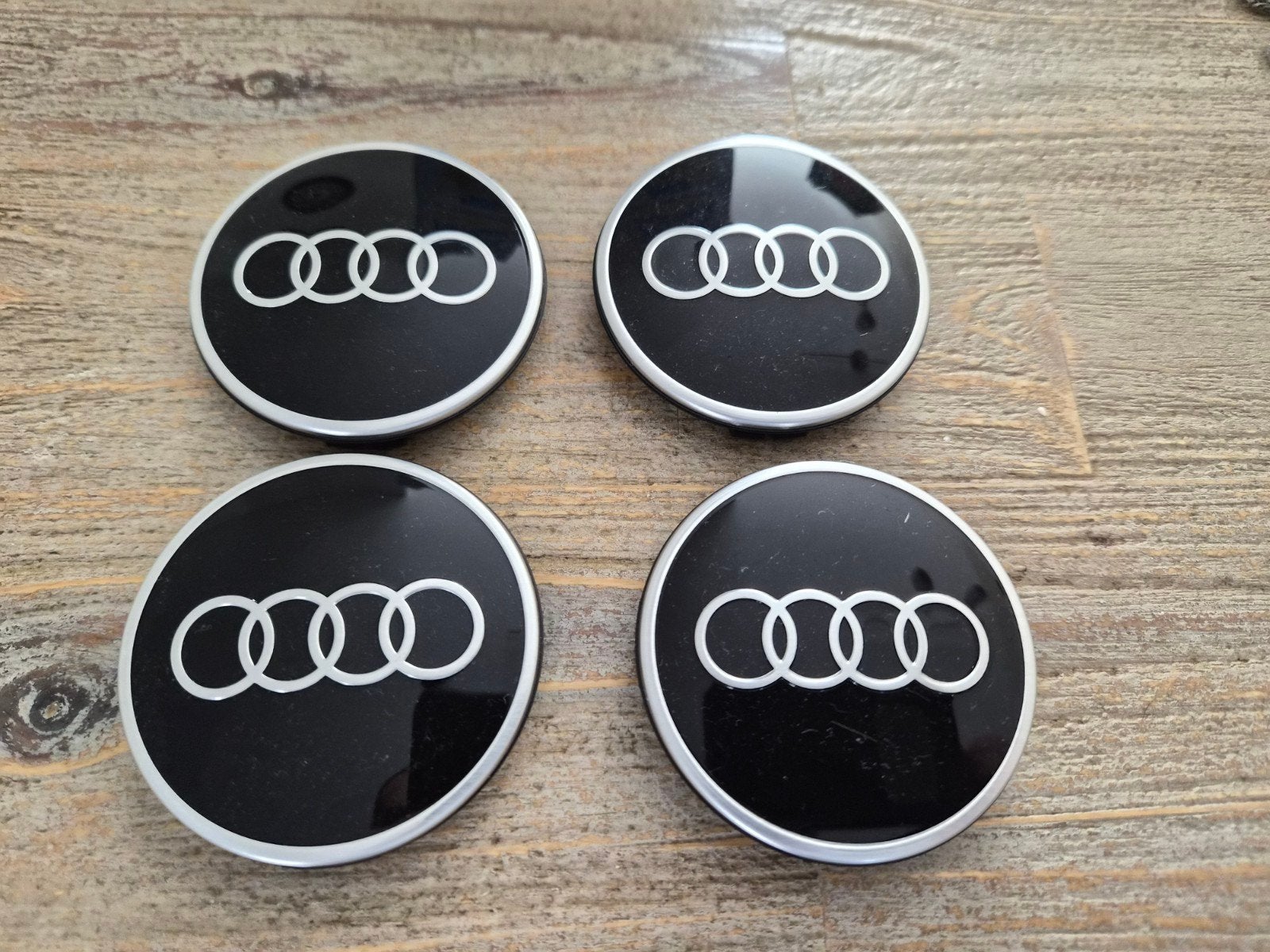 Nieuwe Set van 4 Audi naafdoppen - 60mm, Auto diversen, Wieldoppen, Ophalen of Verzenden, Gebruikt