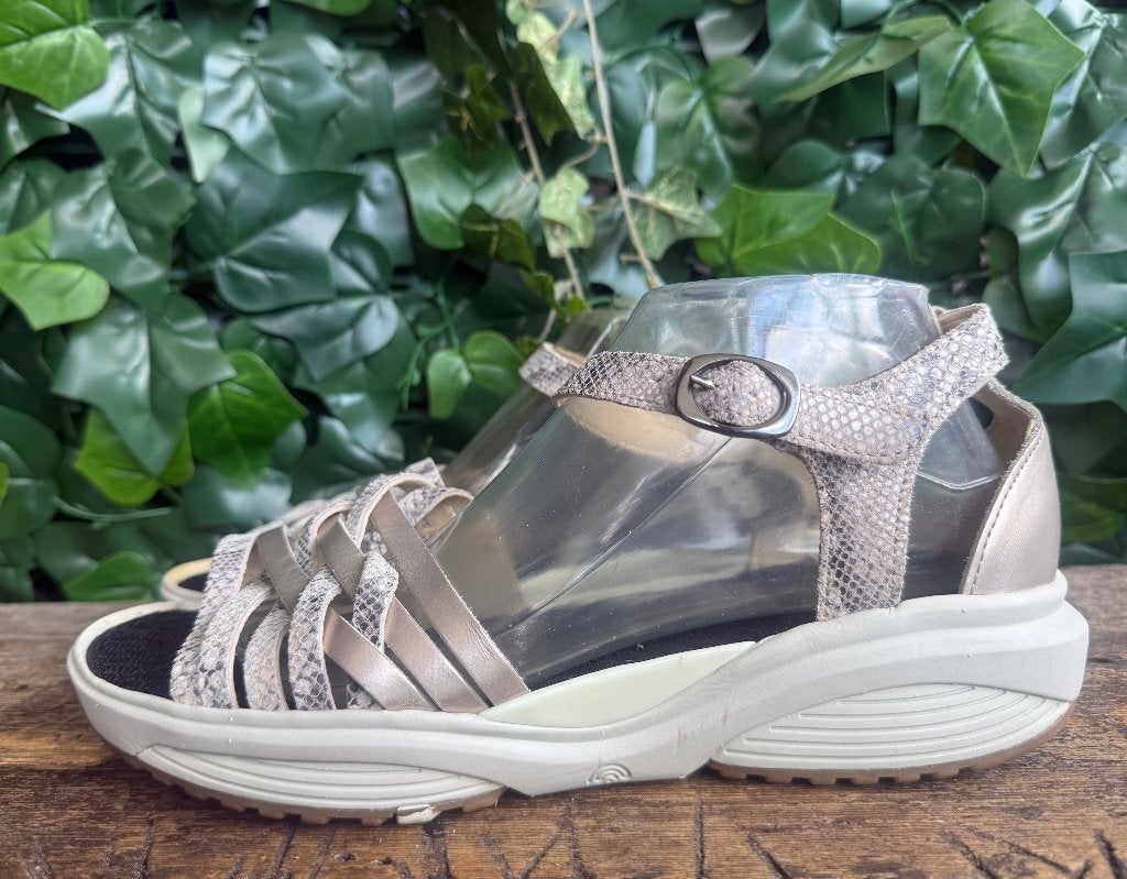 bijna Nieuwe sandalen van Xsensible maat 42 (wijdte H), Zo goed als nieuw, Grijs, Xsensible, Xsensible
