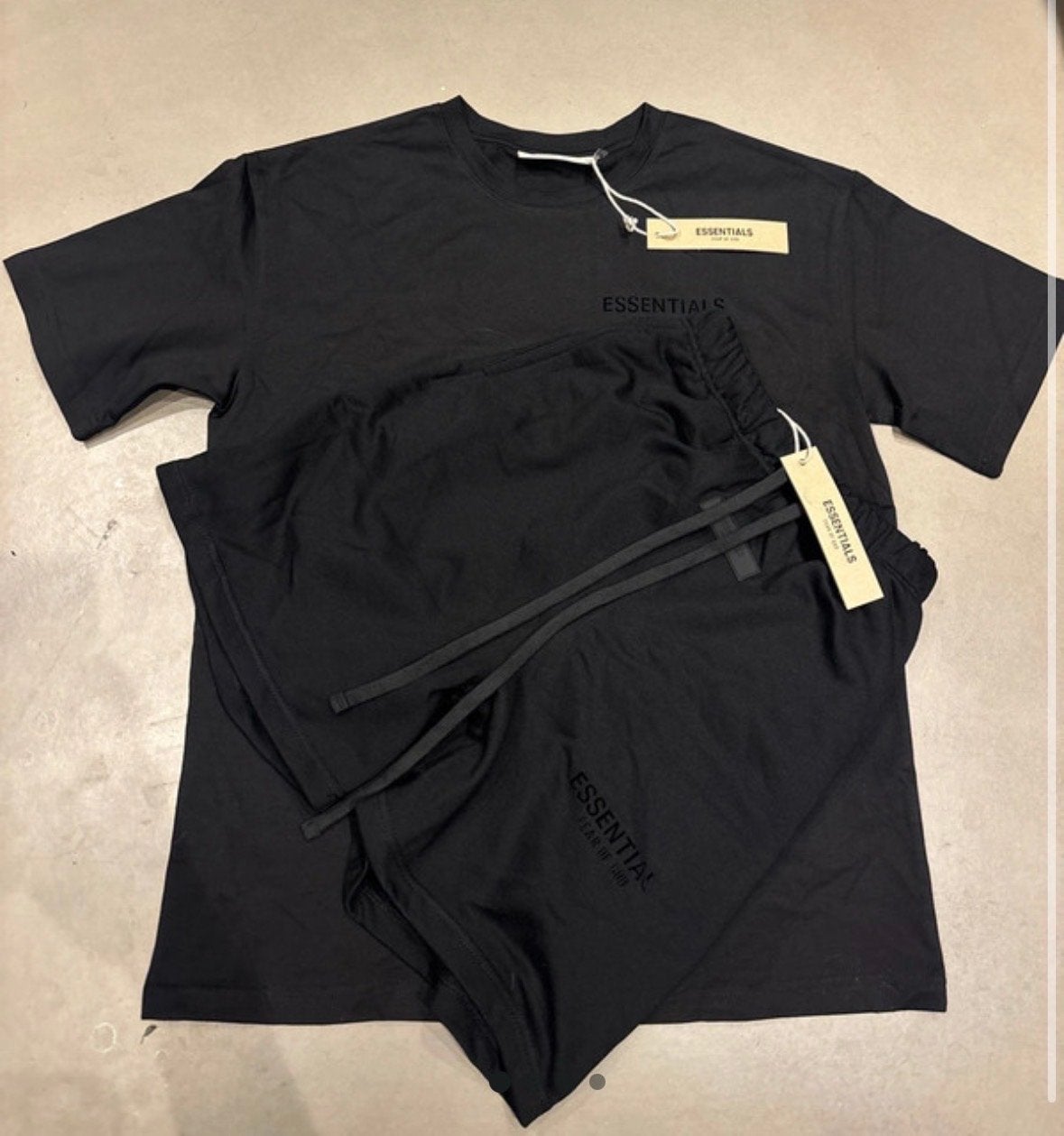 Essentials Fear of God T-shirt en Short Set - Zwart, Ophalen of Verzenden, Nieuw, Overige maten