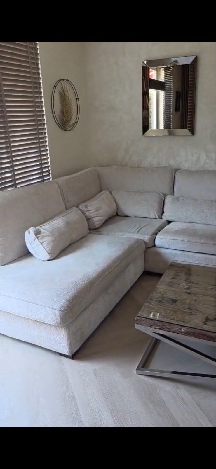 Lichte hoekbank met chaise longue, Huis en Inrichting, Ophalen, 250 tot 300 cm, Gebruikt, 100 tot 125 cm