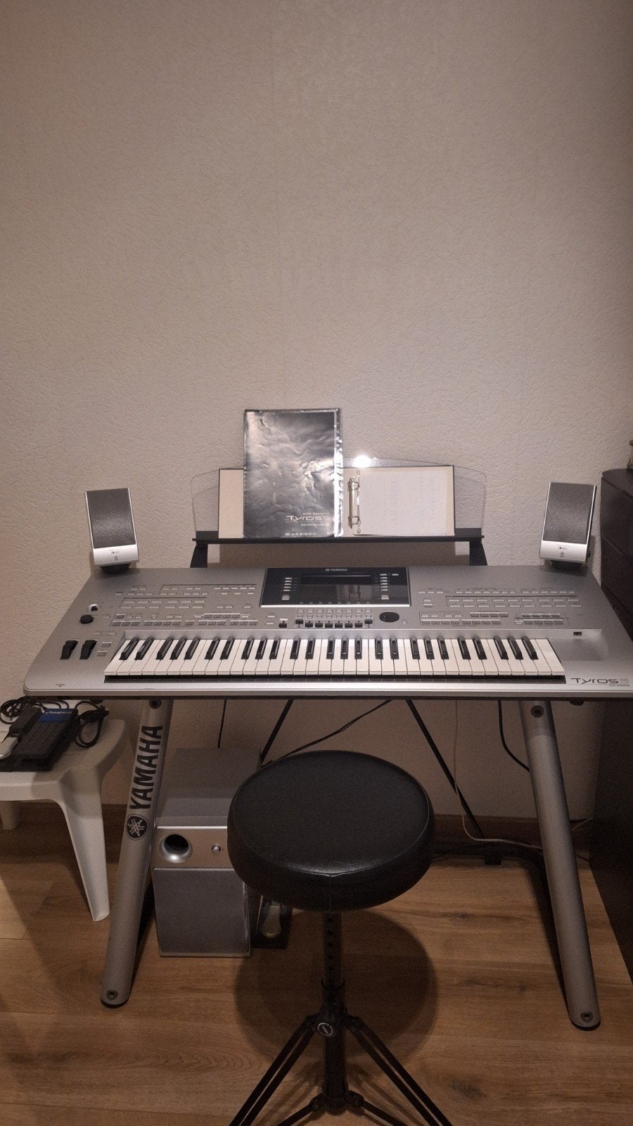 Yamaha Tyros 3 Workstation Keyboard met standaard en tas, Ophalen, 61 toetsen, Yamaha, Zo goed als nieuw