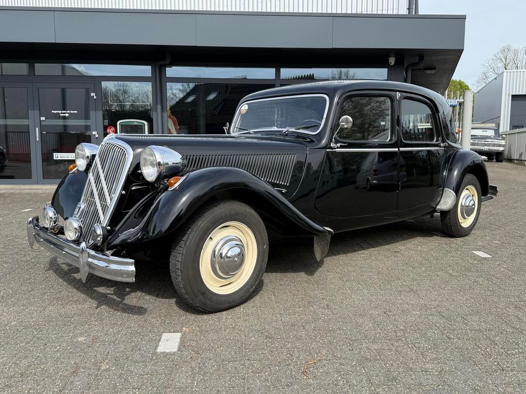 Citroën traction avant six, bouwjaar 1952, foto 4