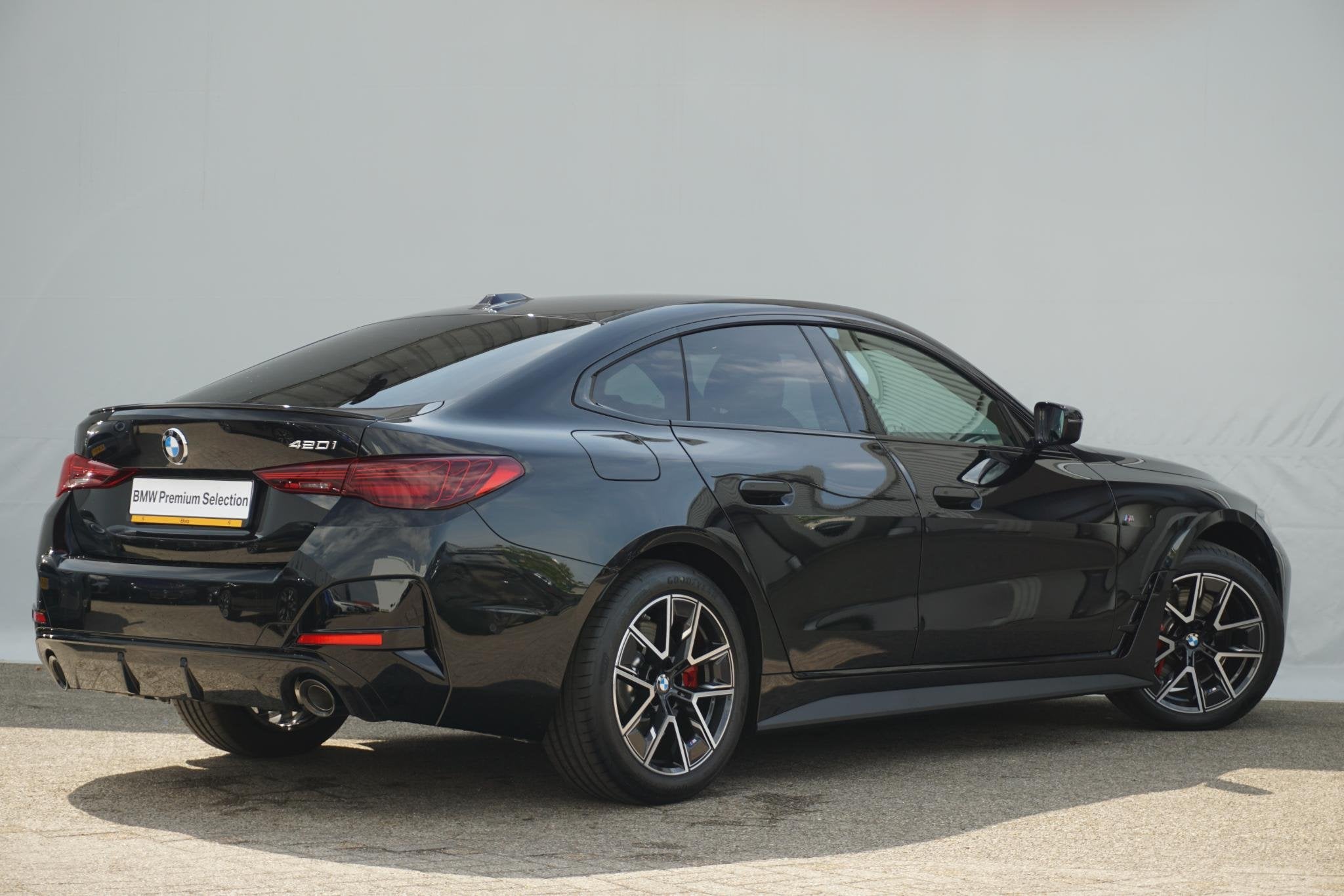 BMW 4 Serie Gran Coupé 420i | M Sportpakket Pro | Stoel & S, Auto's, Automaat, 1998 cc, Met garantie (alle), Zwart