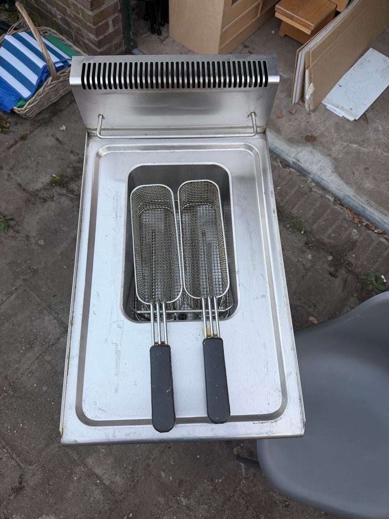 Professionele dubbele gasfriteuse - RVS, 4 liter of meer, Ophalen, Gebruikt, Duo-friteuse