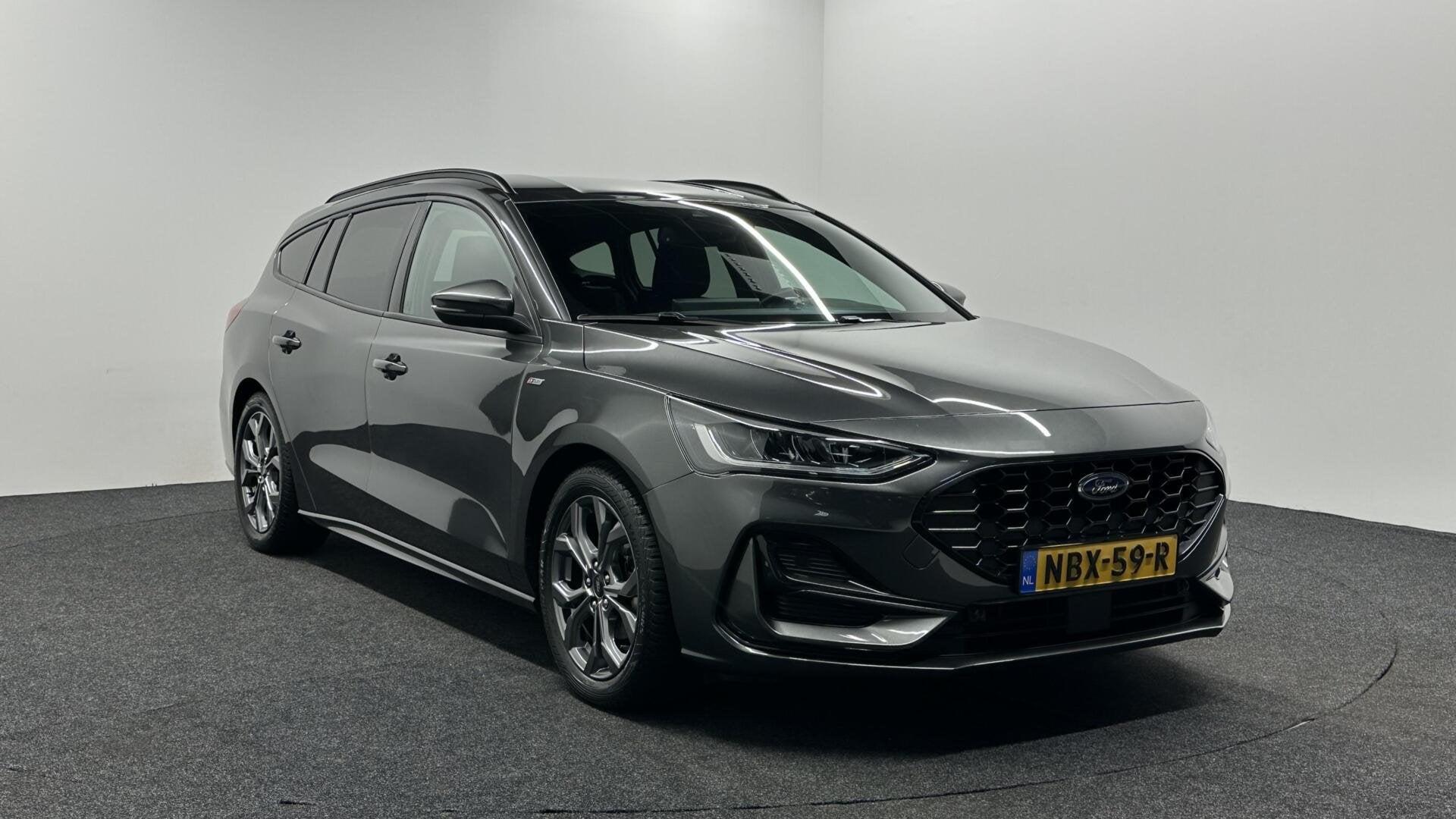 Ford Focus Wagon 1.0 EcoBoost Hybrid ST Line X CAMERA CARPLA, Auto's, Stof, Gebruikt, Euro 6, Met garantie (alle)