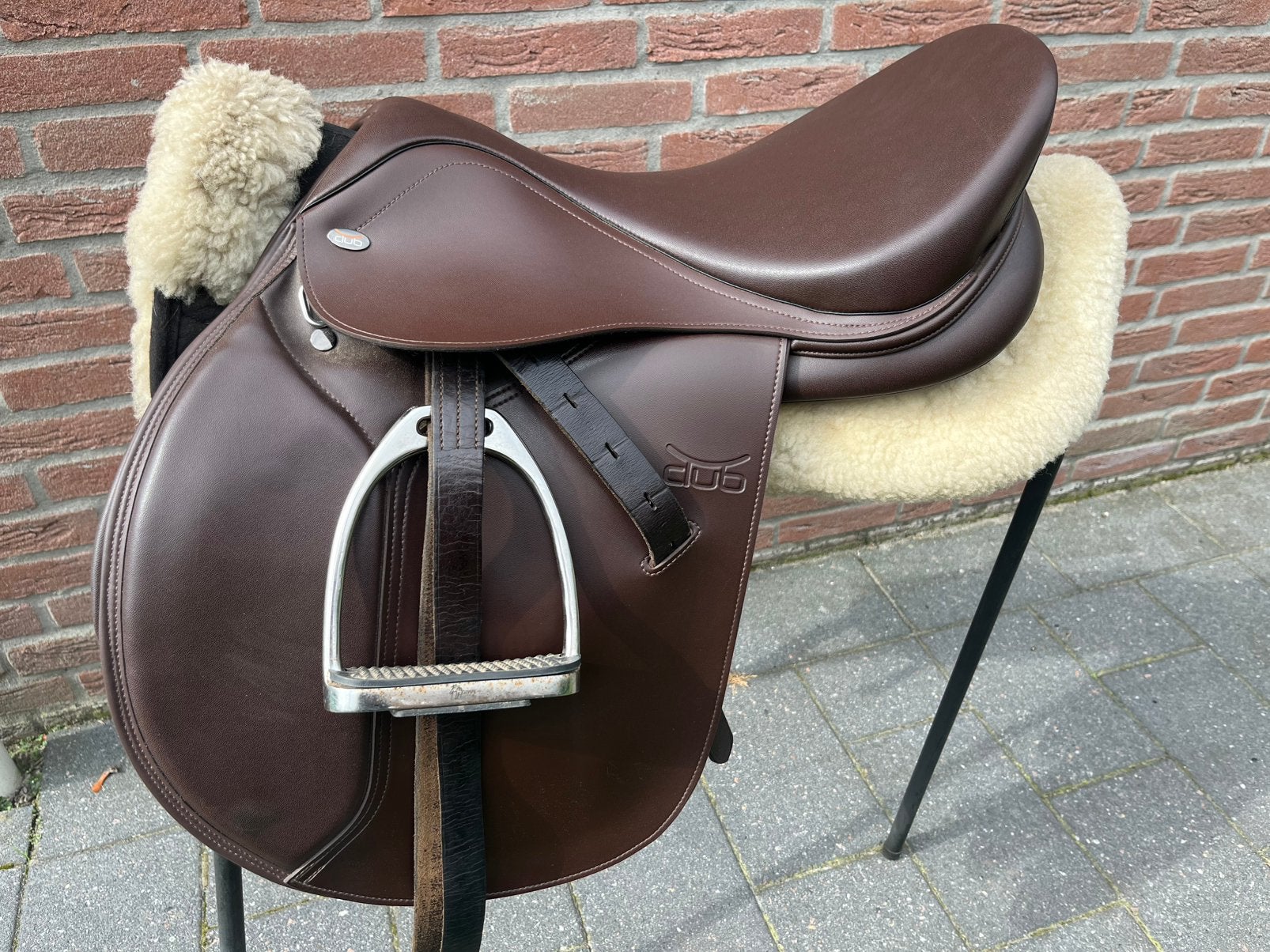 Tekna 17 inch veelzijdigheidszadel, Vlakke zit, M (17 inch), Ophalen of Verzenden, Zo goed als nieuw