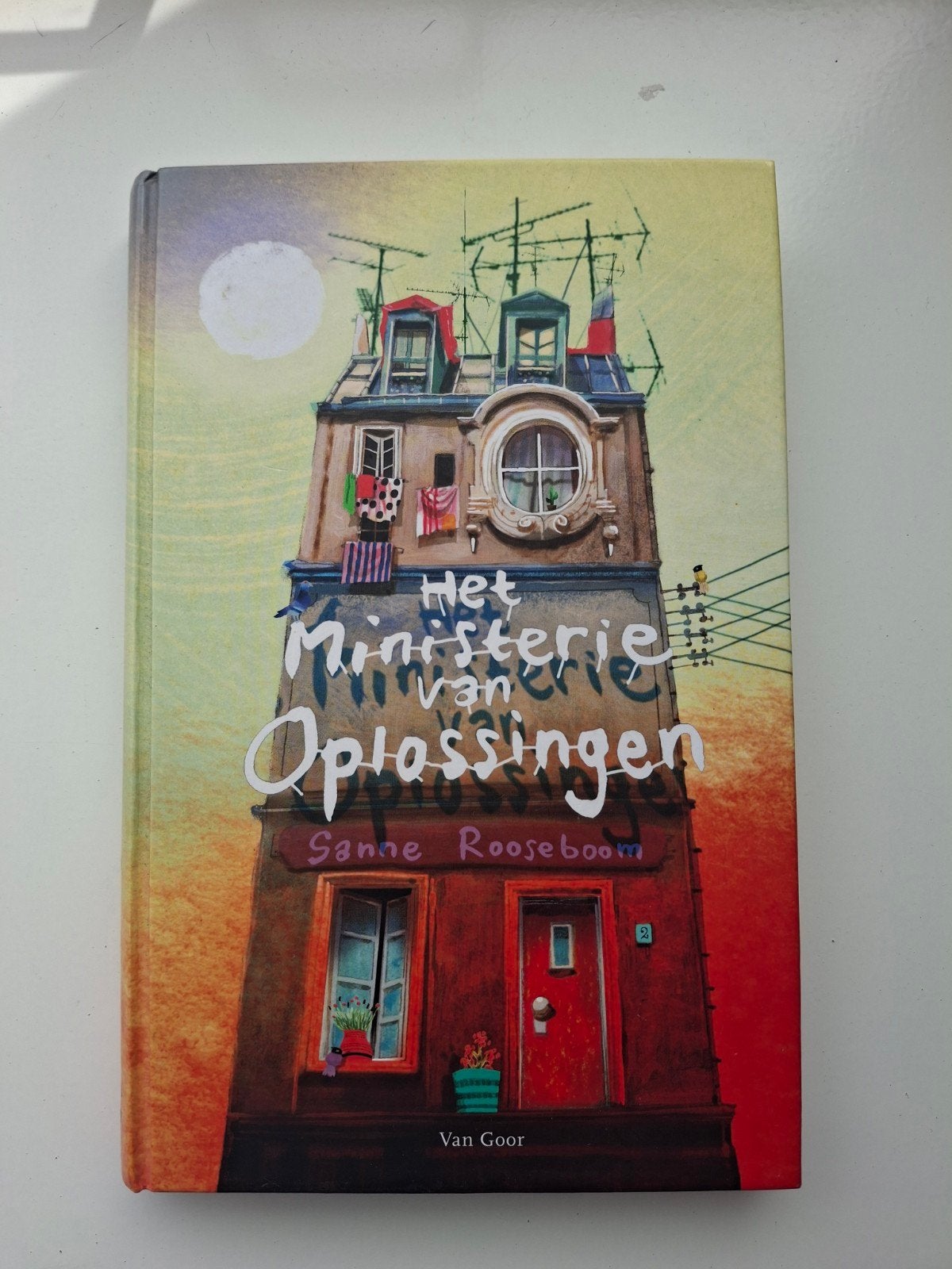Het Ministerie van Oplossingen - Sanne Rooseboom, Ophalen of Verzenden, Zo goed als nieuw, Sanne Rooseboom, Fictie