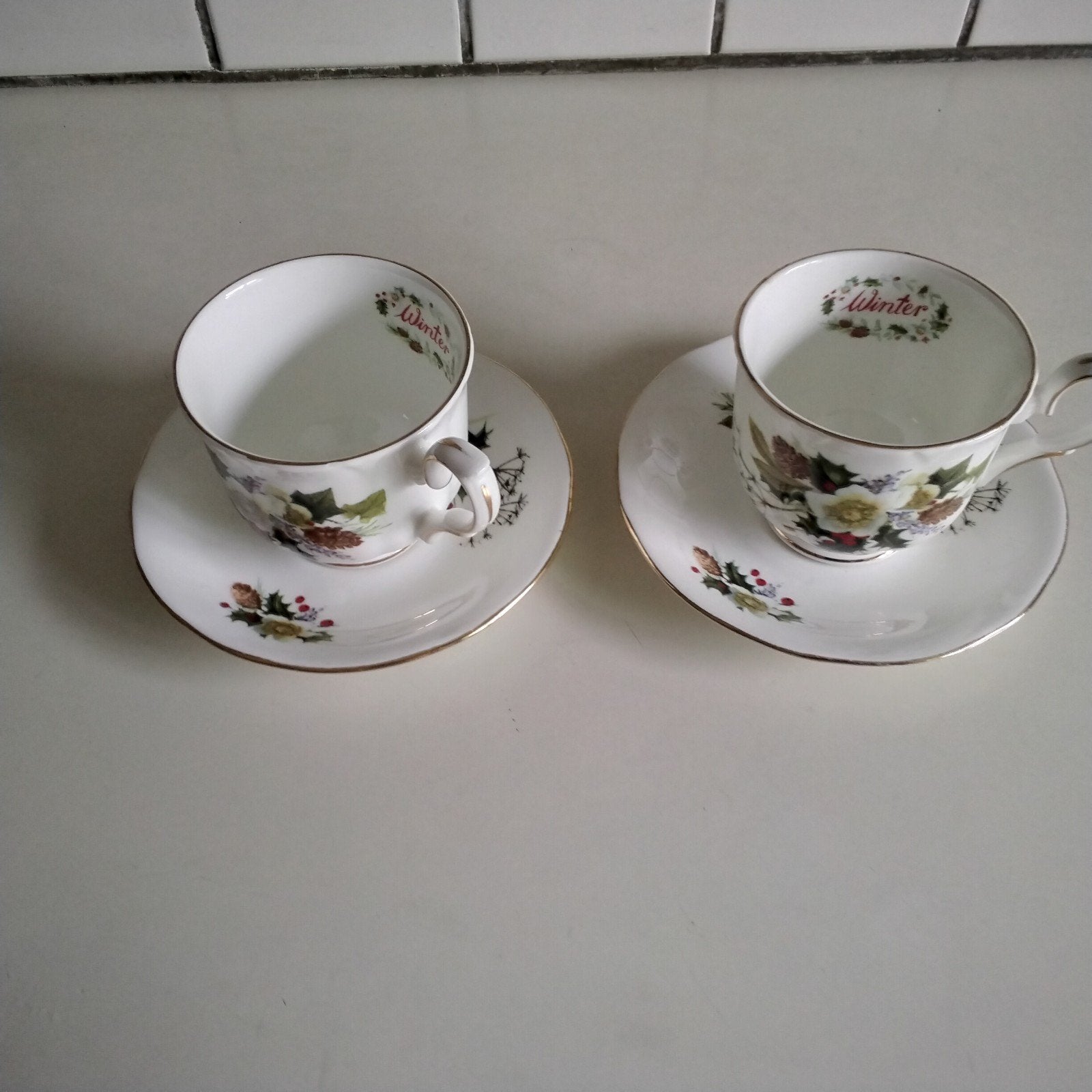 2 duchess kop en schotels winter  ( kerst), Ophalen of Verzenden, Zo goed als nieuw, Overige stijlen, Kop(pen) en/of Schotel(s)