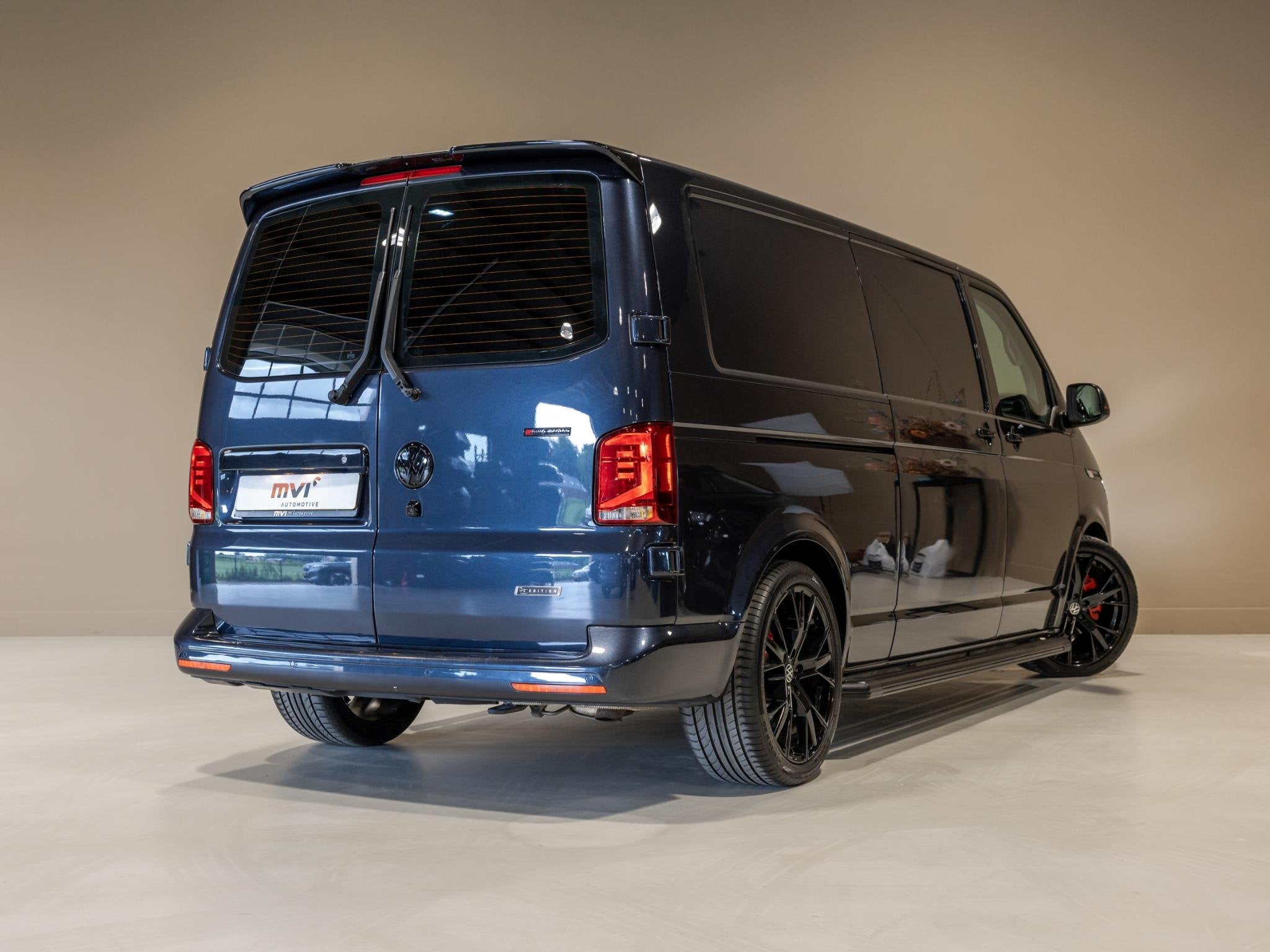 Volkswagen Transporter 2.0 TDI L2H1 30 Bulli 75 Edition / 20, Gebruikt, 4 cilinders, Met garantie (alle), 2500 kg
