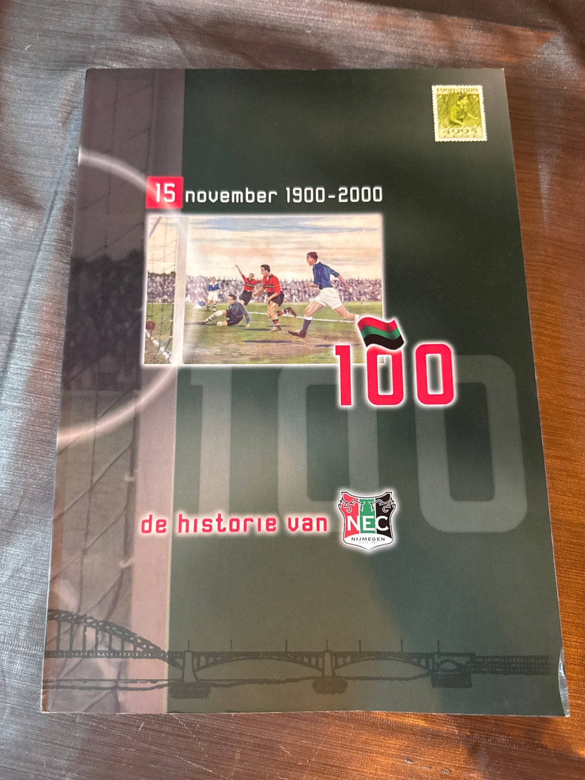 NEC Nijmegen 100 jaar: De historie van 1900-2000, Boeken, Ophalen of Verzenden, Gelezen, Balsport