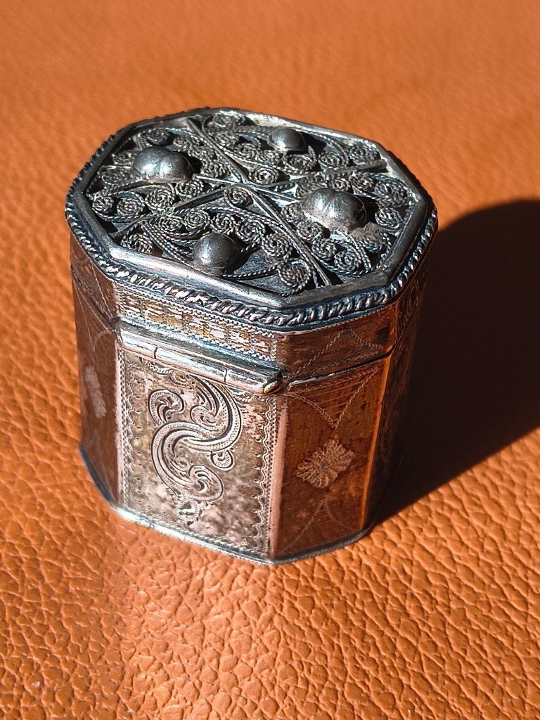 Antiek zilveren lodereindoosje, Ophalen, Zilver