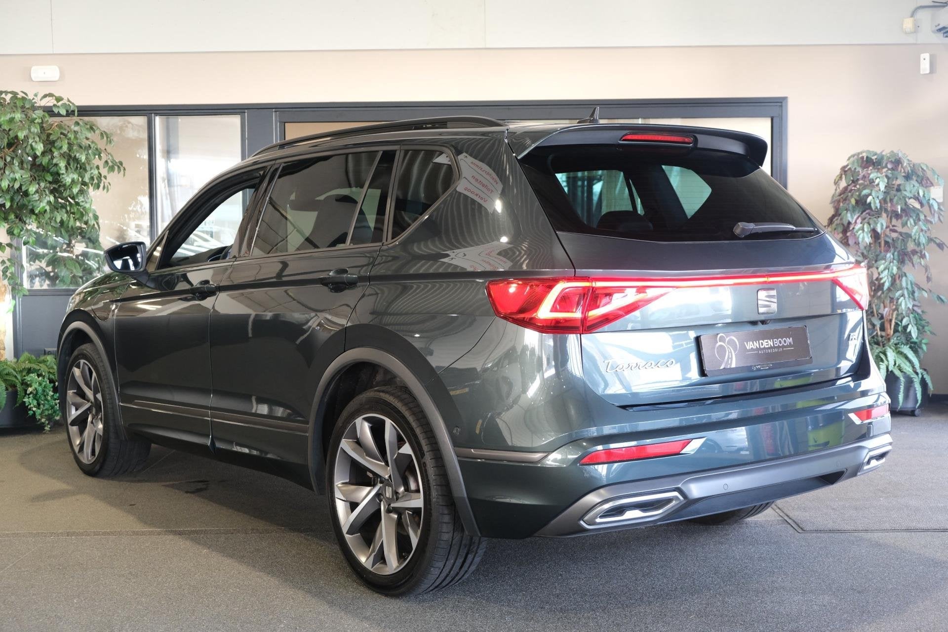 Seat Tarraco 1.4 TSI e-Hybrid PHEV FR 245PK Pano 360Cam ACC, Gebruikt, 4 cilinders, 2000 kg, Leder en Stof