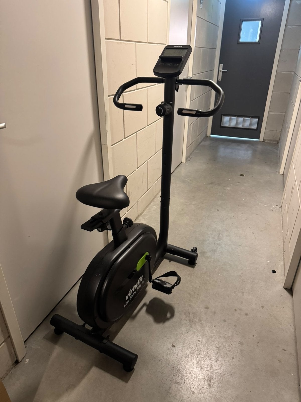 VirtuFit Hometrainer - Zo goed als nieuw, Sport en Fitness, Ophalen of Verzenden, Zo goed als nieuw, Metaal, Benen