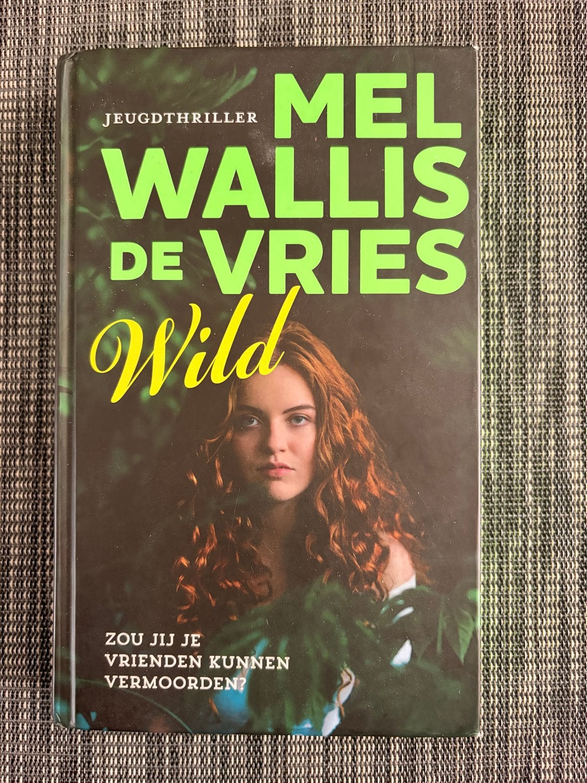 Mel Wallis de Vries - Wild (Jeugdthriller), Ophalen of Verzenden, Zo goed als nieuw, Fictie
