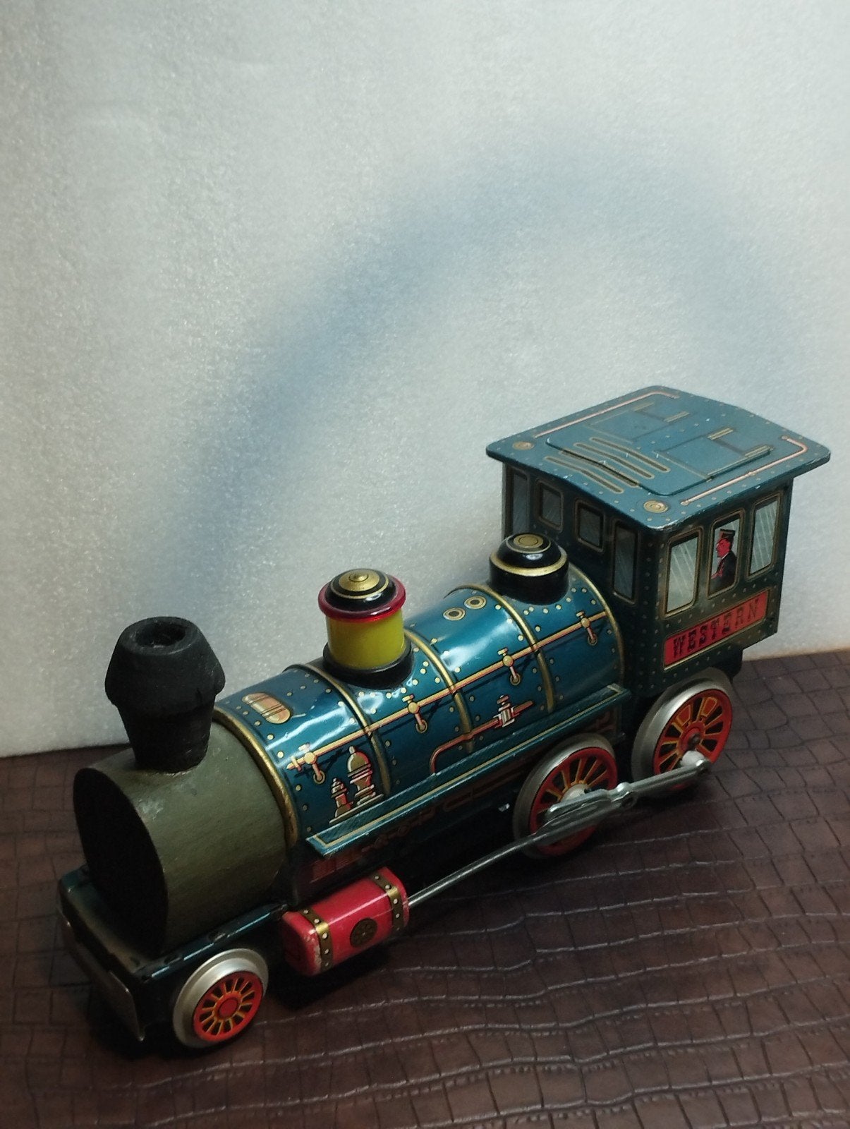 Vintage metalen stoomlocomotief, gemaakt in Japan. 30 cm, Verzamelen, Militaria | Algemeen, Ophalen of Verzenden, Landmacht, Nederland