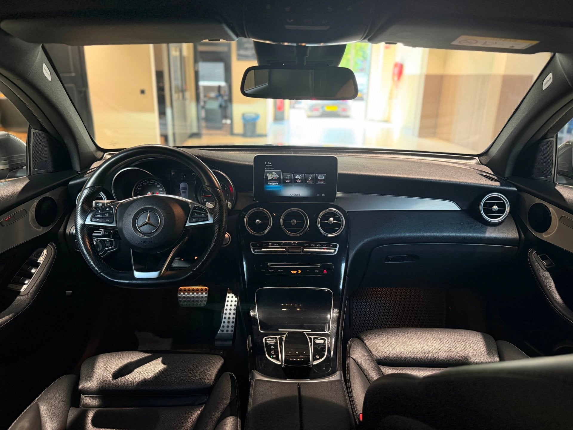 Mercedes-Benz GLC-klasse Coupé 250 4MATIC|Camera|Leder|Navi, Auto's, Mercedes-Benz, Gebruikt, 4 cilinders, Leder, Bedrijf