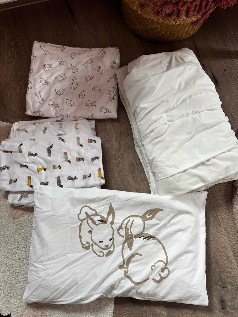 Peuterdekbed, kussen en 2 IKEA dekbedovertrekken 110x125, Kinderen en Baby's, Kinderkamer | Beddengoed, Gebruikt, Jongetje of Meisje