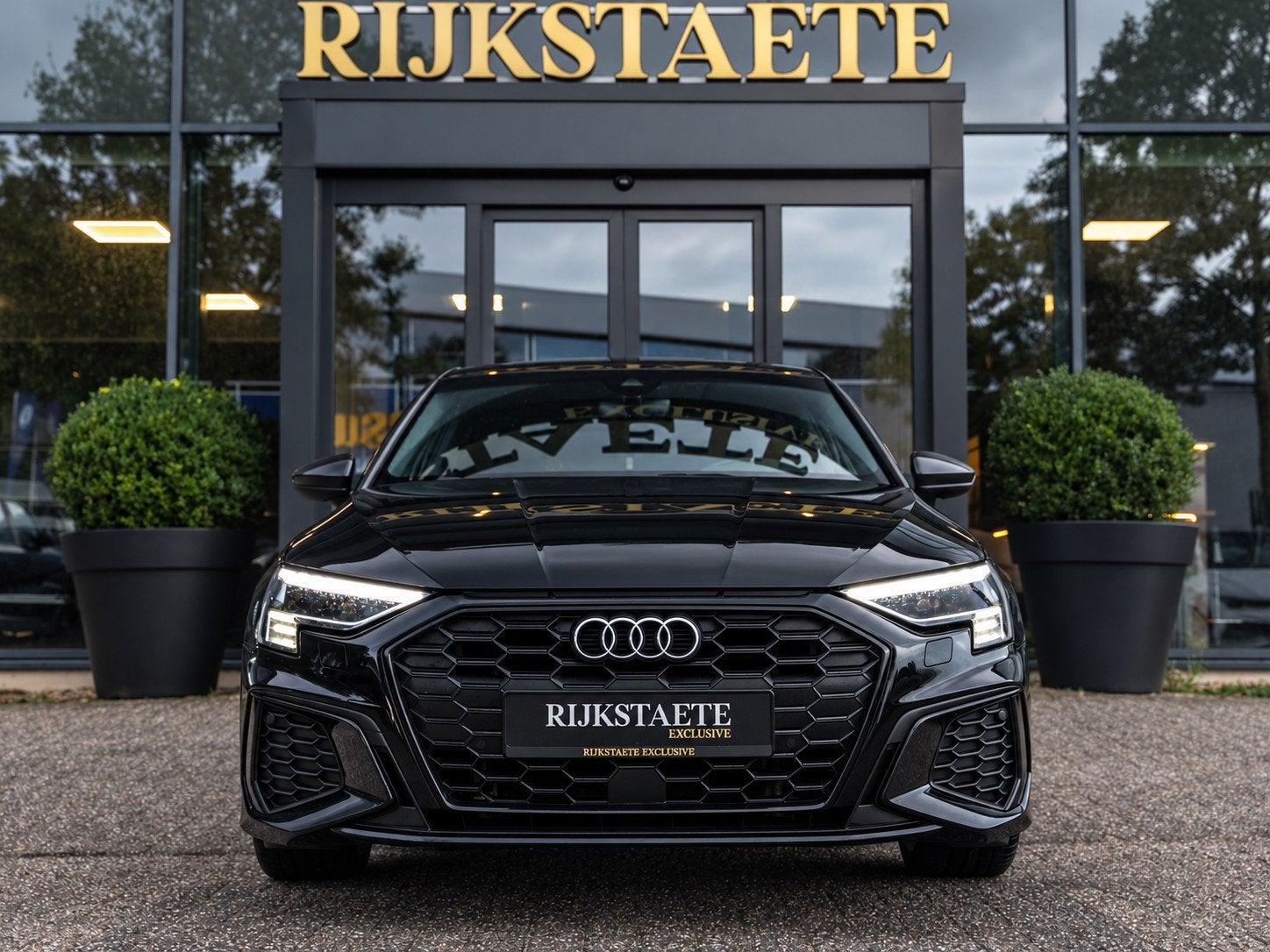 Audi A3 Sportback 45 TFSI e S-Line Competition|B&O|SFEER|ACC, Dealer onderhouden, Gebruikt, Zwart, Met garantie (alle)