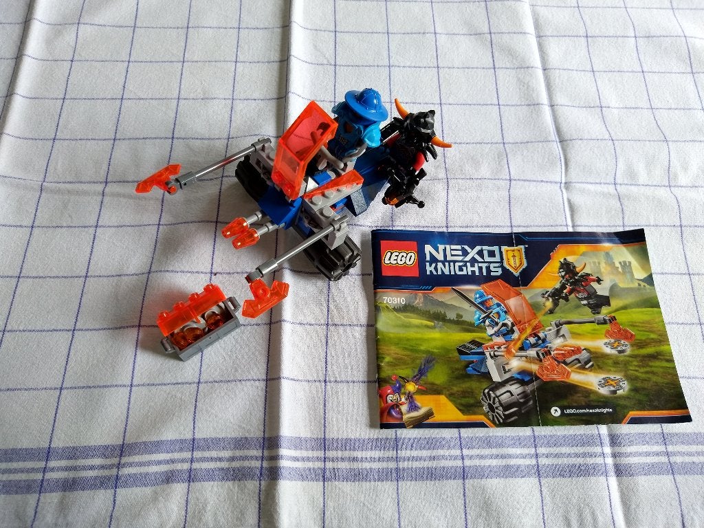 Te koop aangeboden: Lego Serie: Nexo Knights , Kinderen en Baby's, Lego, Inclusief instructies, Ophalen of Verzenden, Zo goed als nieuw
