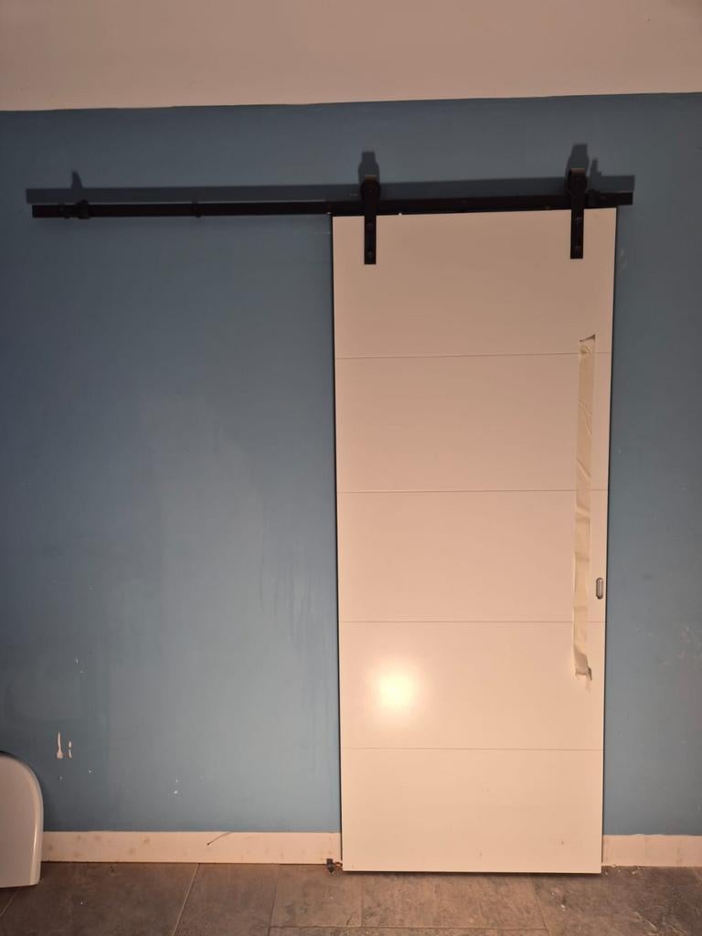 Massieve binnendeur met zwart schuifdeursysteem, Doe-het-zelf en Verbouw, Deuren en Horren, Ophalen, Gebruikt, 80 tot 100 cm, Binnendeur
