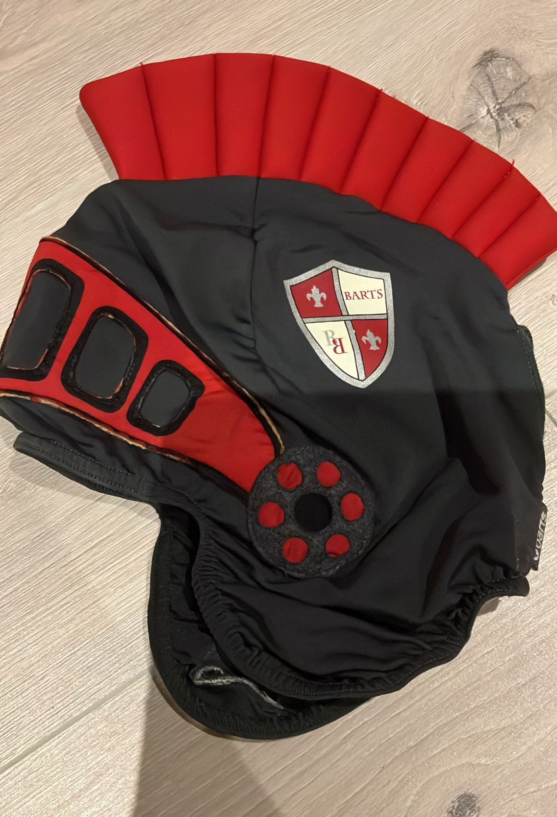Barts Ridderhoes voor over de skihelm ridder ridderhelm, Overige merken, Ophalen of Verzenden, Zo goed als nieuw, Kleding