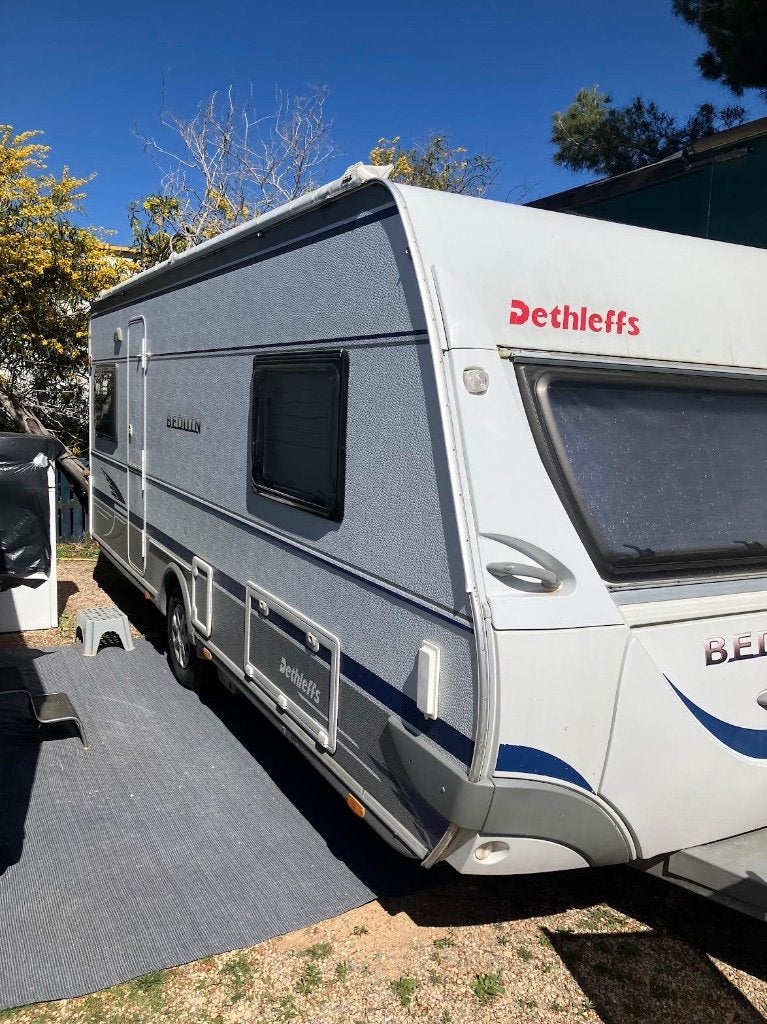 Dethleffs Beduin in Benidorm,Spanje, Caravans en Kamperen, 2 aparte bedden, Rondzit, Particulier, Kachel