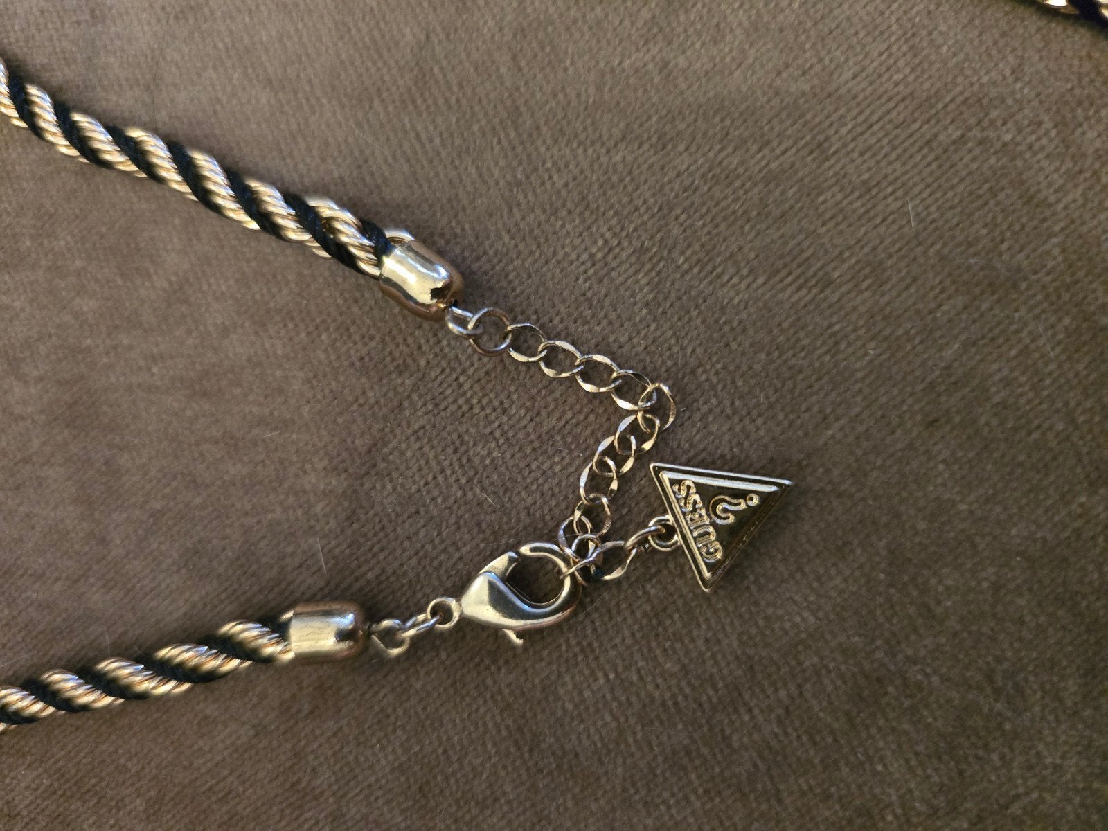 Guess ketting en oorbellen set, Overige materialen, Ophalen of Verzenden, Goud, Gebruikt
