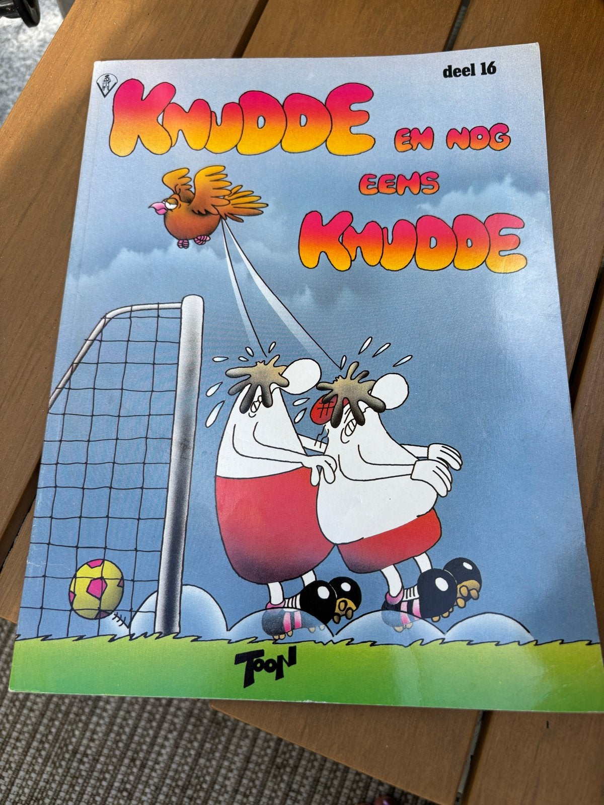 Knudde en nog eens Knudde - Deel 16 (uit rookvrij huis), Eén stripboek, Ophalen of Verzenden, Zo goed als nieuw
