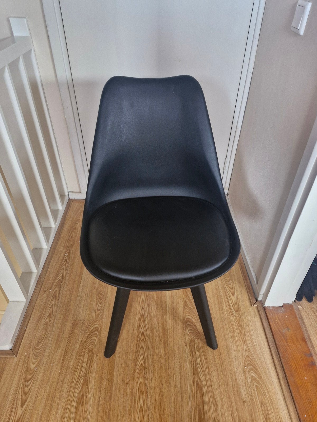 Zwart kuipje / stoel, Ophalen, Zo goed als nieuw, Zwart, Eén